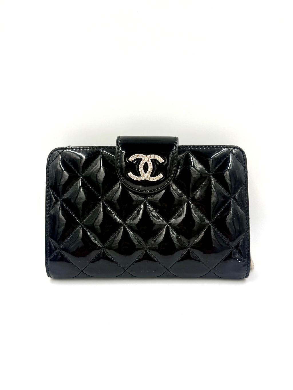 Pre-Owned Chanel Black Patent Leather Wallet with Silver Hardware - Authenticated