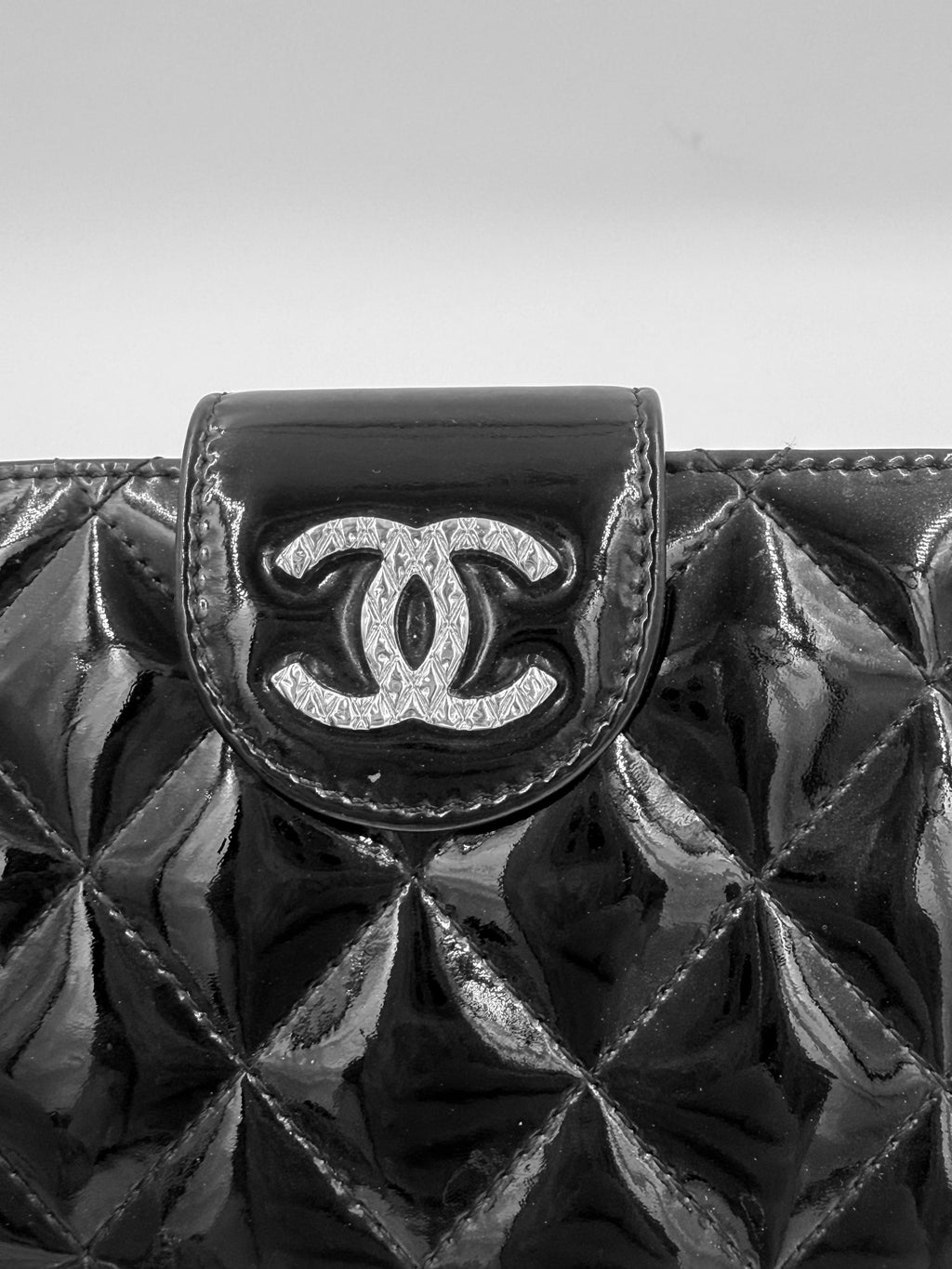 Pre-Owned Chanel Black Patent Leather Wallet with Silver Hardware - Authenticated