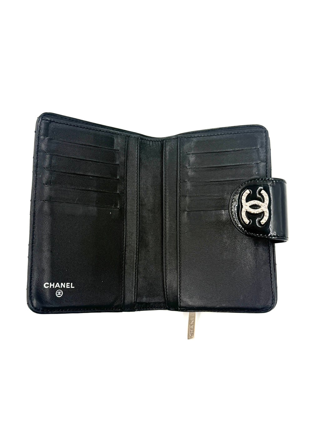Pre-Owned Chanel Black Patent Leather Wallet with Silver Hardware - Authenticated