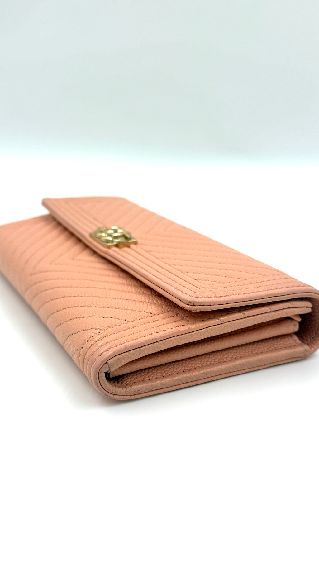 Pre-Owned Chanel Caviar Leather Chevron Boy Wallet with Gold Hardware - Authenticated