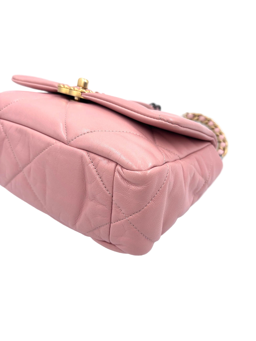 Pre-owned Small Chanel 19 Flap Bag in Shiny Pink Quilted Leather with Mixed Metal Chain - Authenticated
