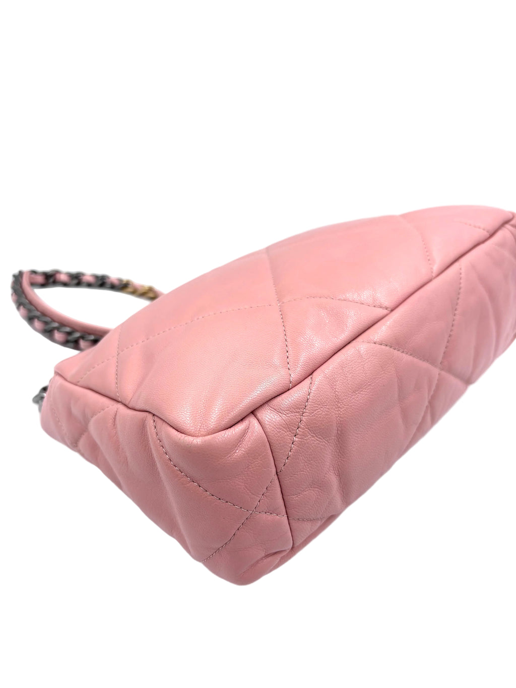 Pre-owned Small Chanel 19 Flap Bag in Shiny Pink Quilted Leather with Mixed Metal Chain - Authenticated