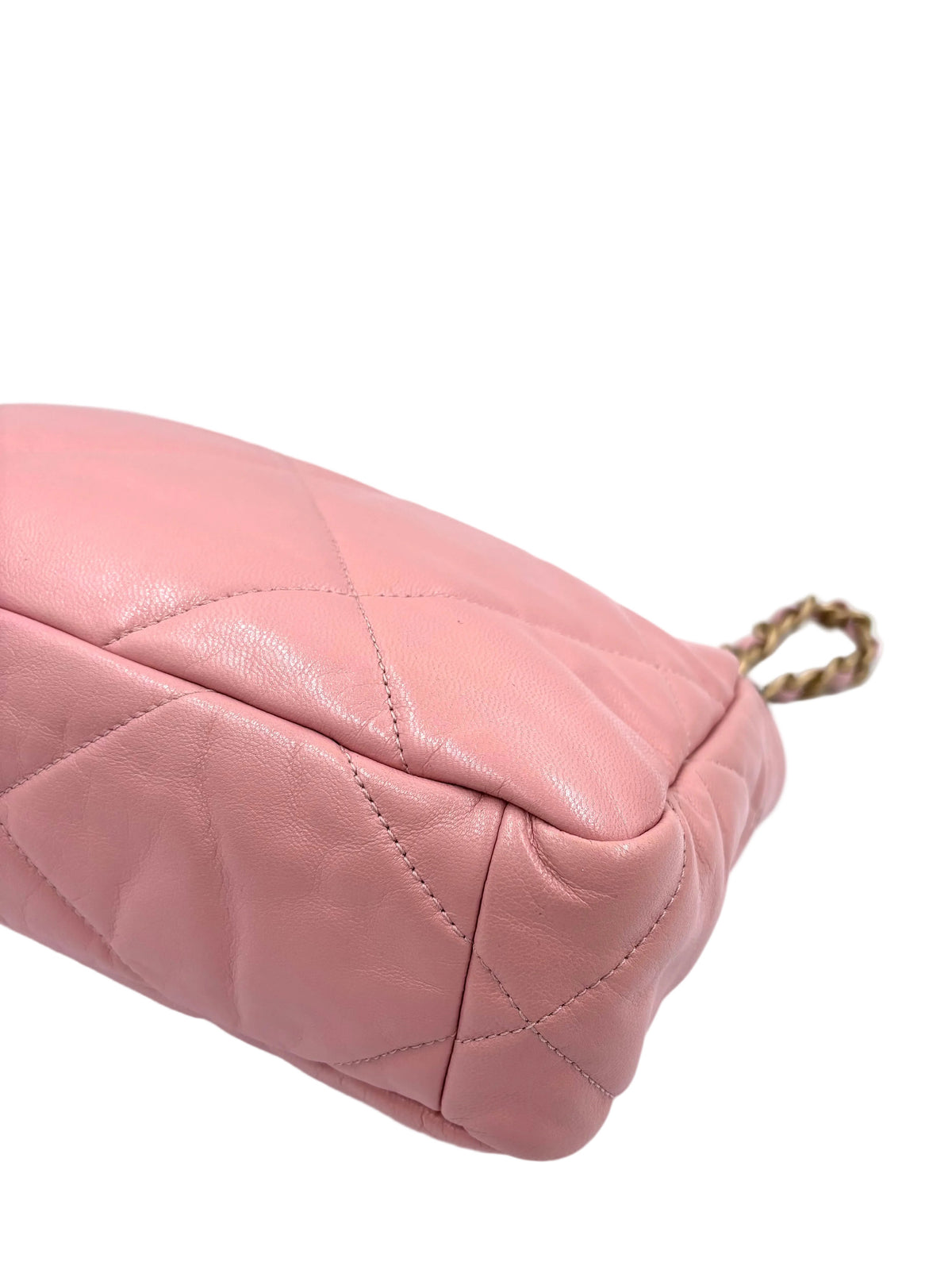 Pre-owned Small Chanel 19 Flap Bag in Shiny Pink Quilted Leather with Mixed Metal Chain - Authenticated