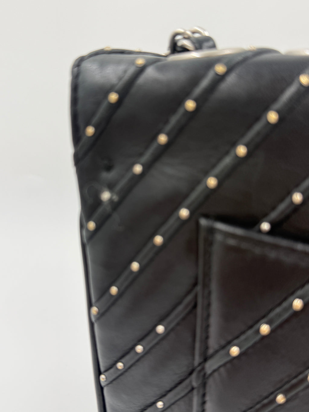 Pre-Owned Chanel Studded Chevron CC Flap Bag - Authenticated