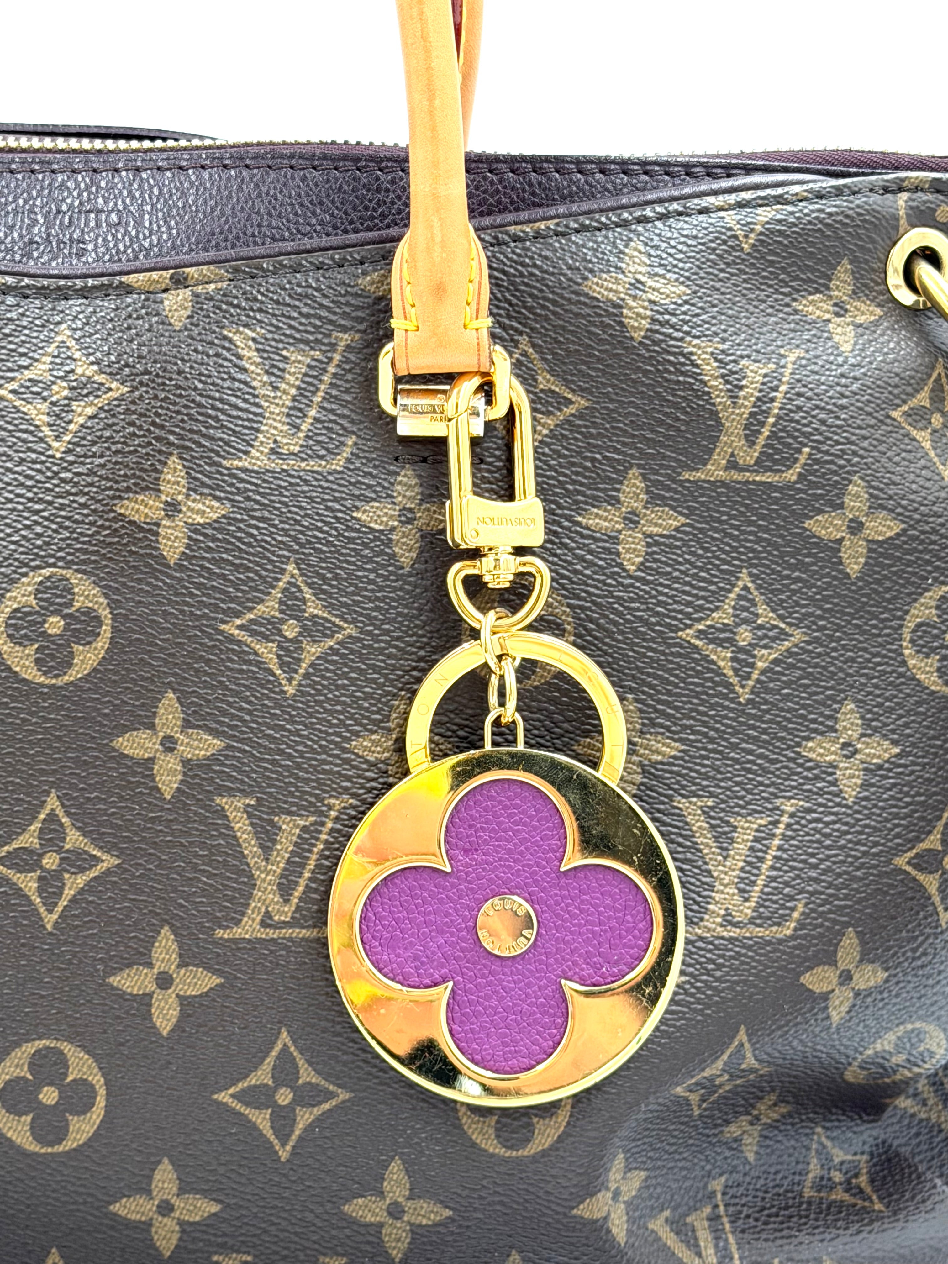 Pre-owned Louis Vuitton Round Flower Medallion Bag Charm and Key Holder