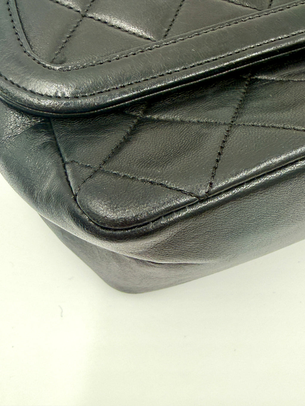 Pre-Owned Chanel  Rare Lambskin CC Chain Flap Bag Crossbody with Wallet - Authenticated