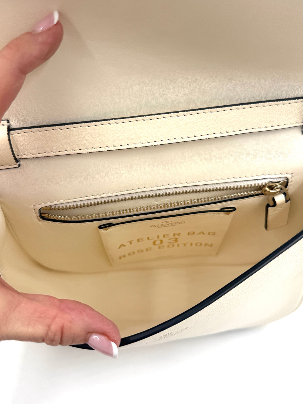 Pre-Owned Valentino Ivory Leather 03 Rose Edition Atelier Crossbody/Shoulder Bag - Authenticated