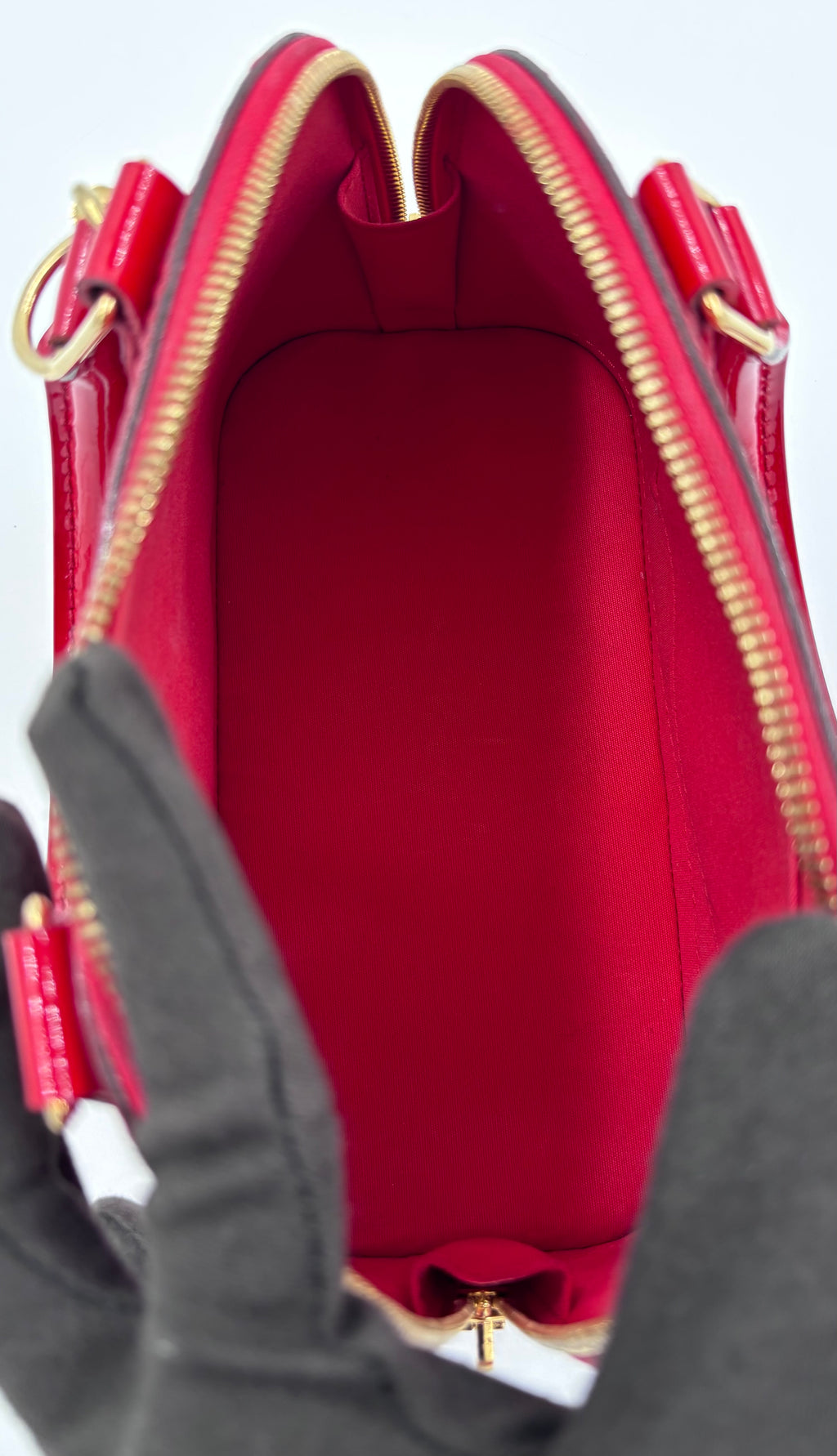Pre-owned Louis Vuitton Monogram Vernis Alma BB Bag in Glossy Red - Authenticated