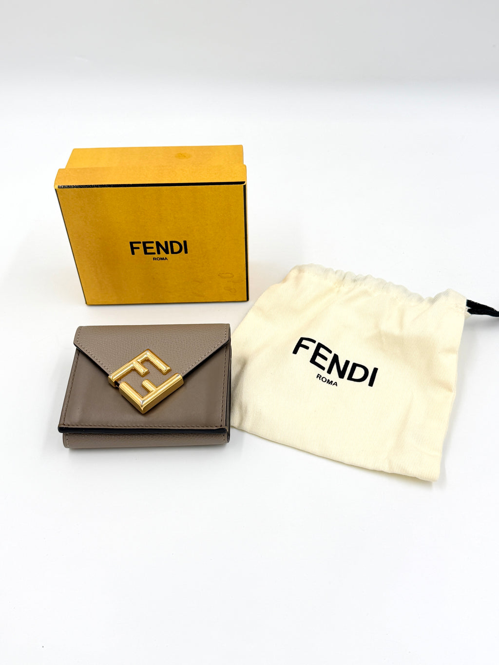Pre-owned Brown Fendi FF Diamonds Tri-Fold Wallet Gold Hardware - Authenticated