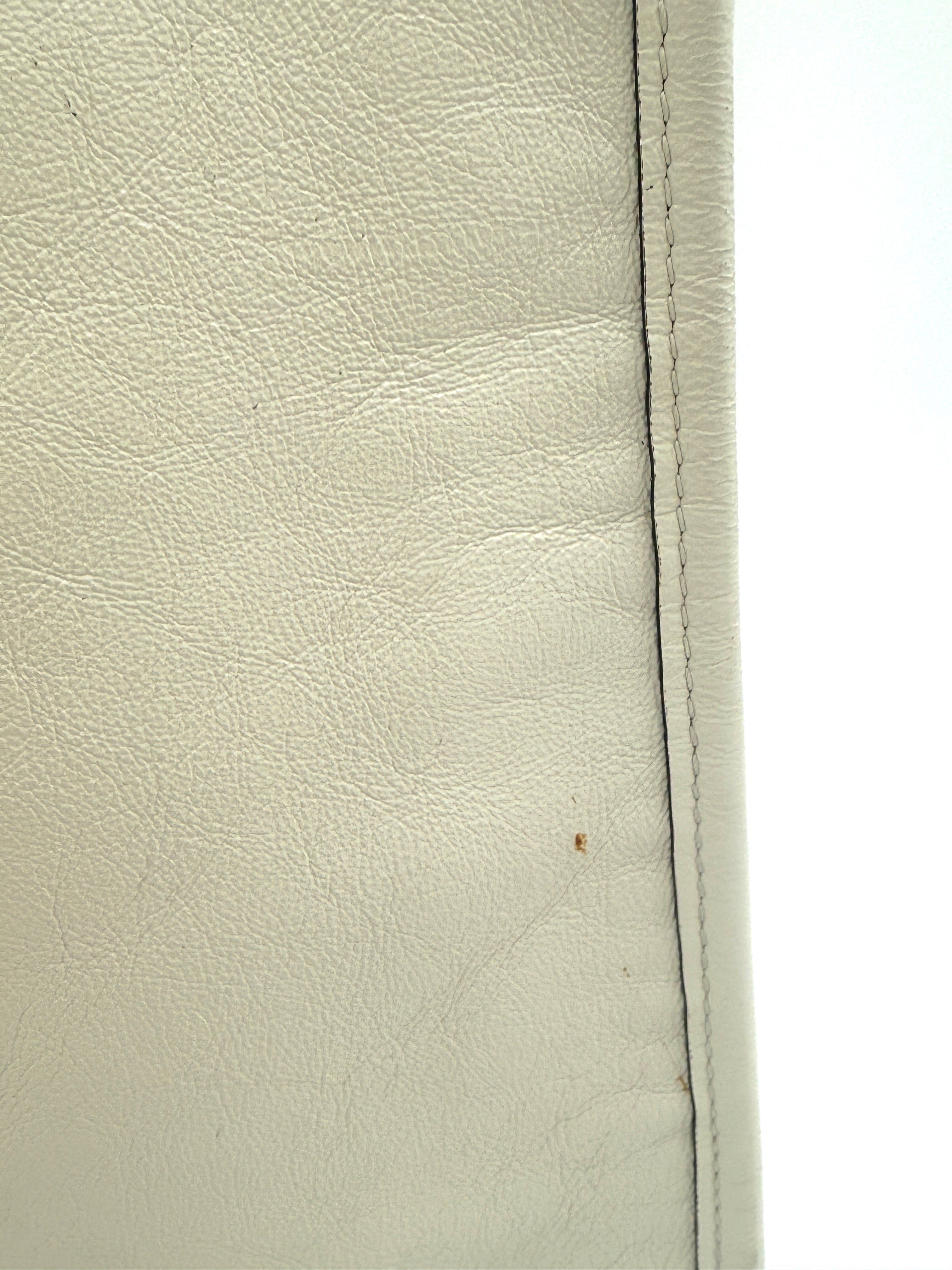 Pre-Owned Gucci Rajah Large Leather Tote Bag White with Chain Straps and Removable Pouch - Authenticated