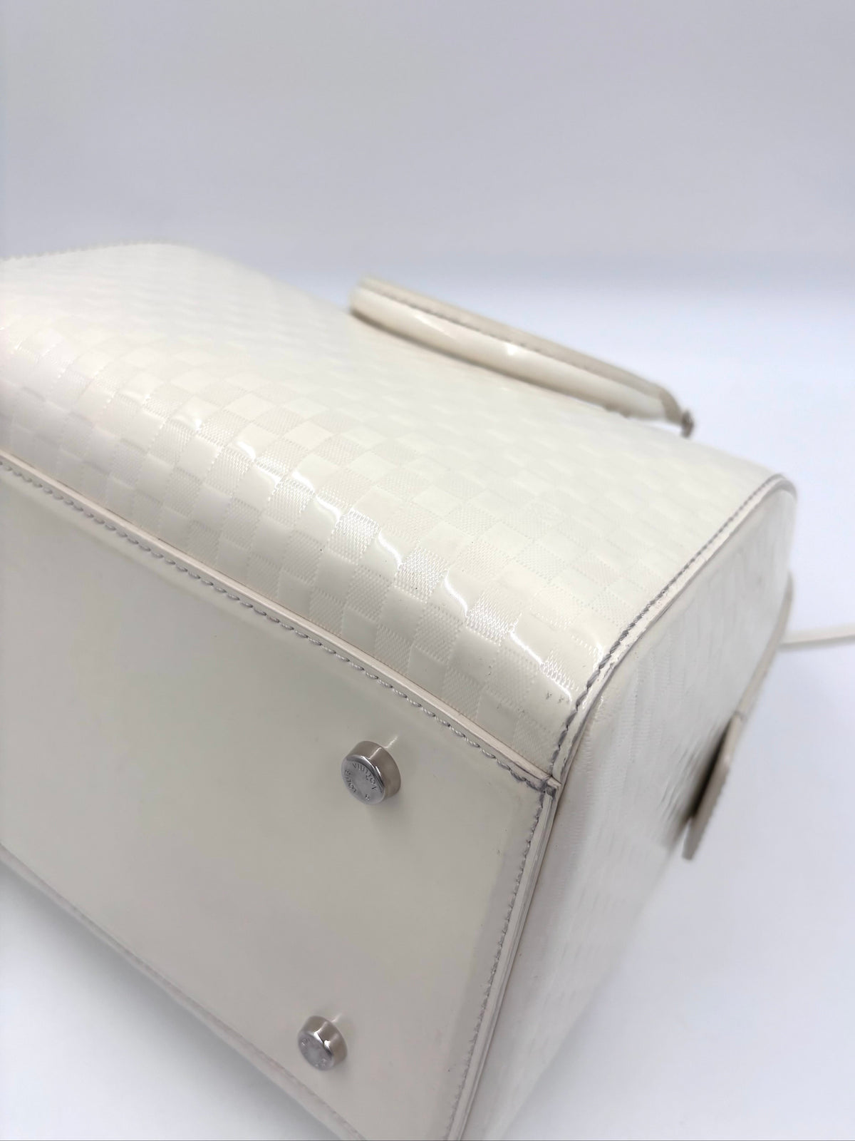 Pre-owned Louis Vuitton Damier Facette Speedy Cube Creme/Ecru Patent Leather Handbag - Authenticated