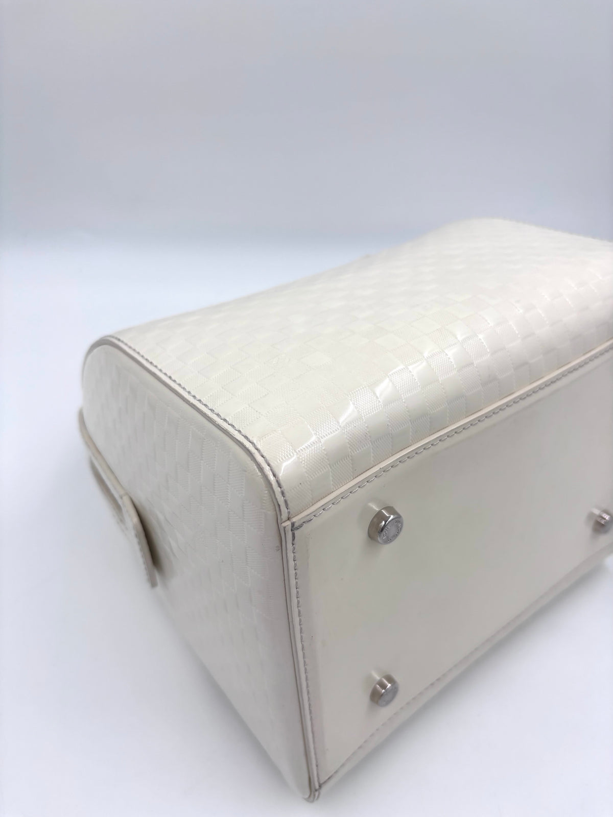 Pre-owned Louis Vuitton Damier Facette Speedy Cube Creme/Ecru Patent Leather Handbag - Authenticated
