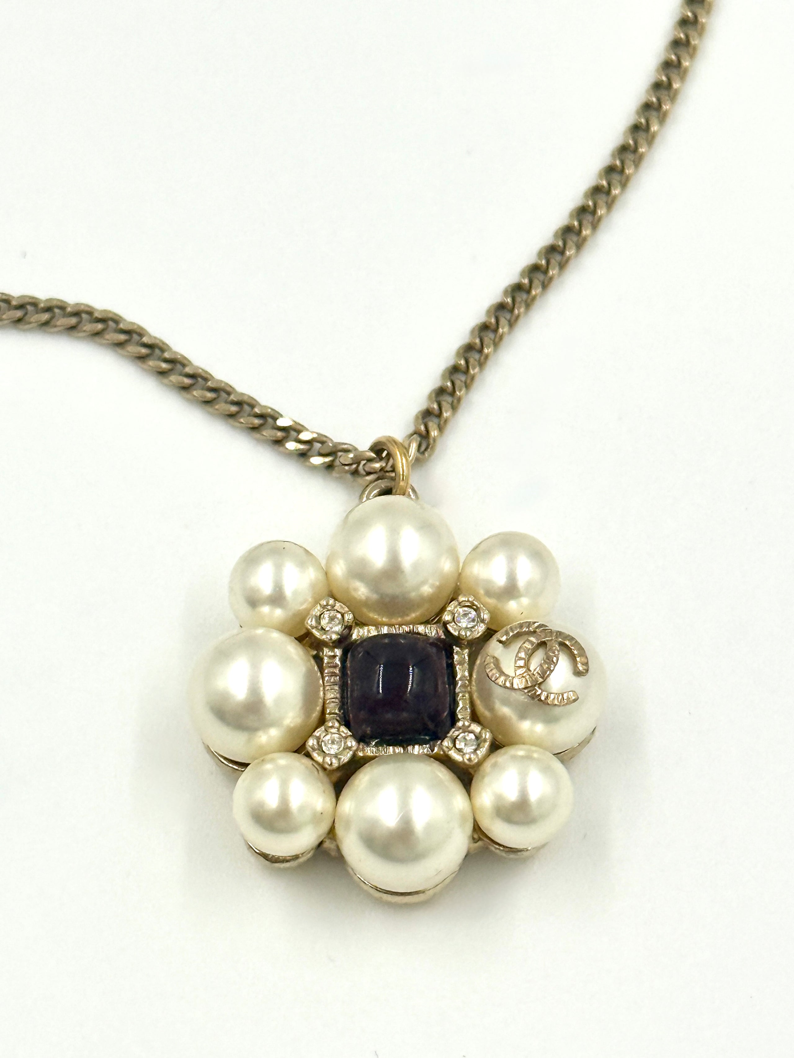 Pre-Owned Chanel Coco Mark Faux Pearl Necklace Purple Stone 2008 - Authenticated