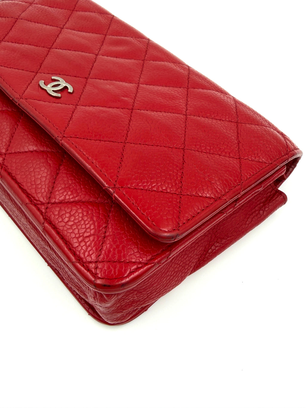 Pre-Owned Chanel Classic Wallet On Chain (WOC) Red Quilted Caviar Leather - Authenticated