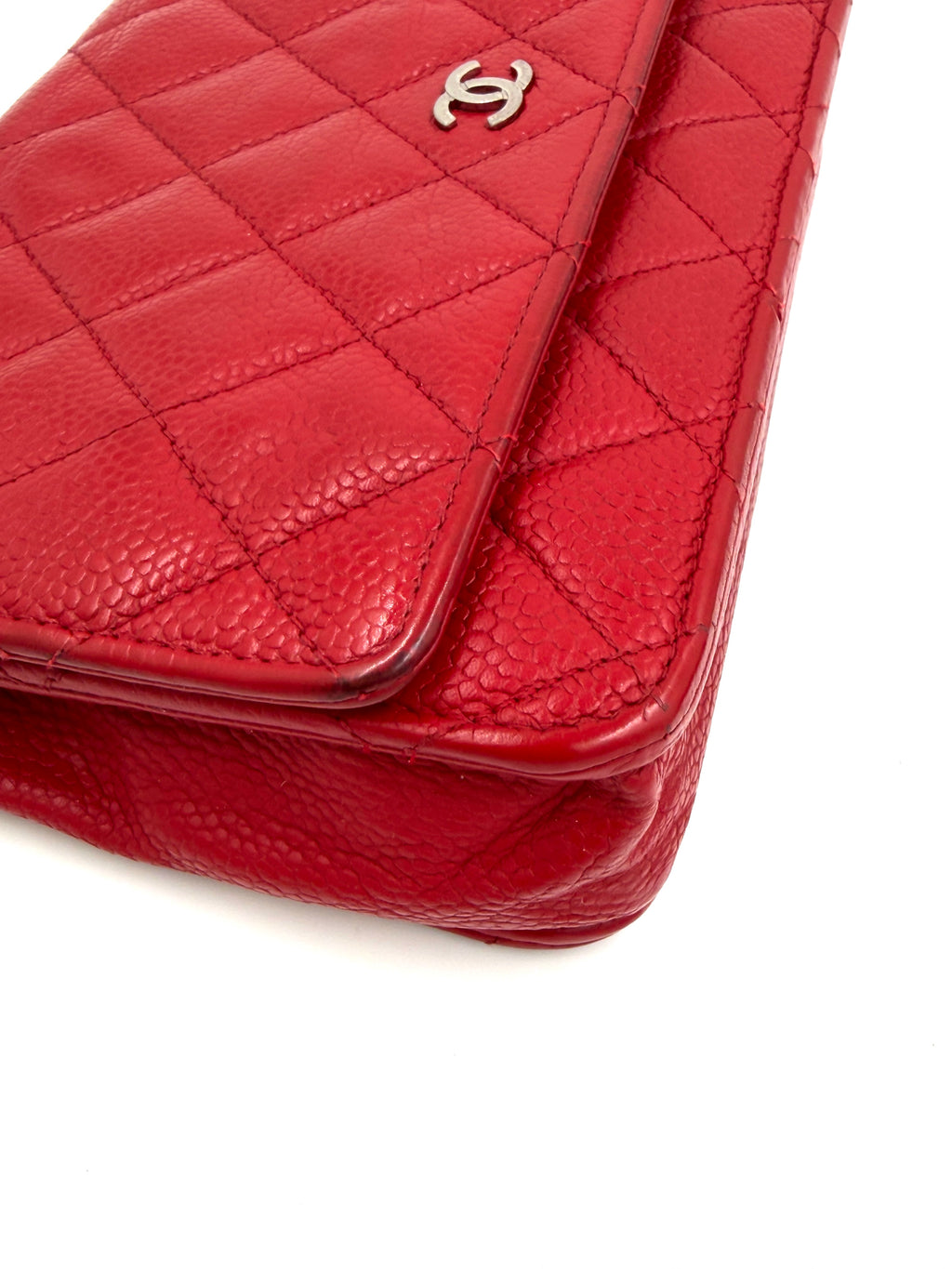 Pre-Owned Chanel Classic Wallet On Chain (WOC) Red Quilted Caviar Leather - Authenticated