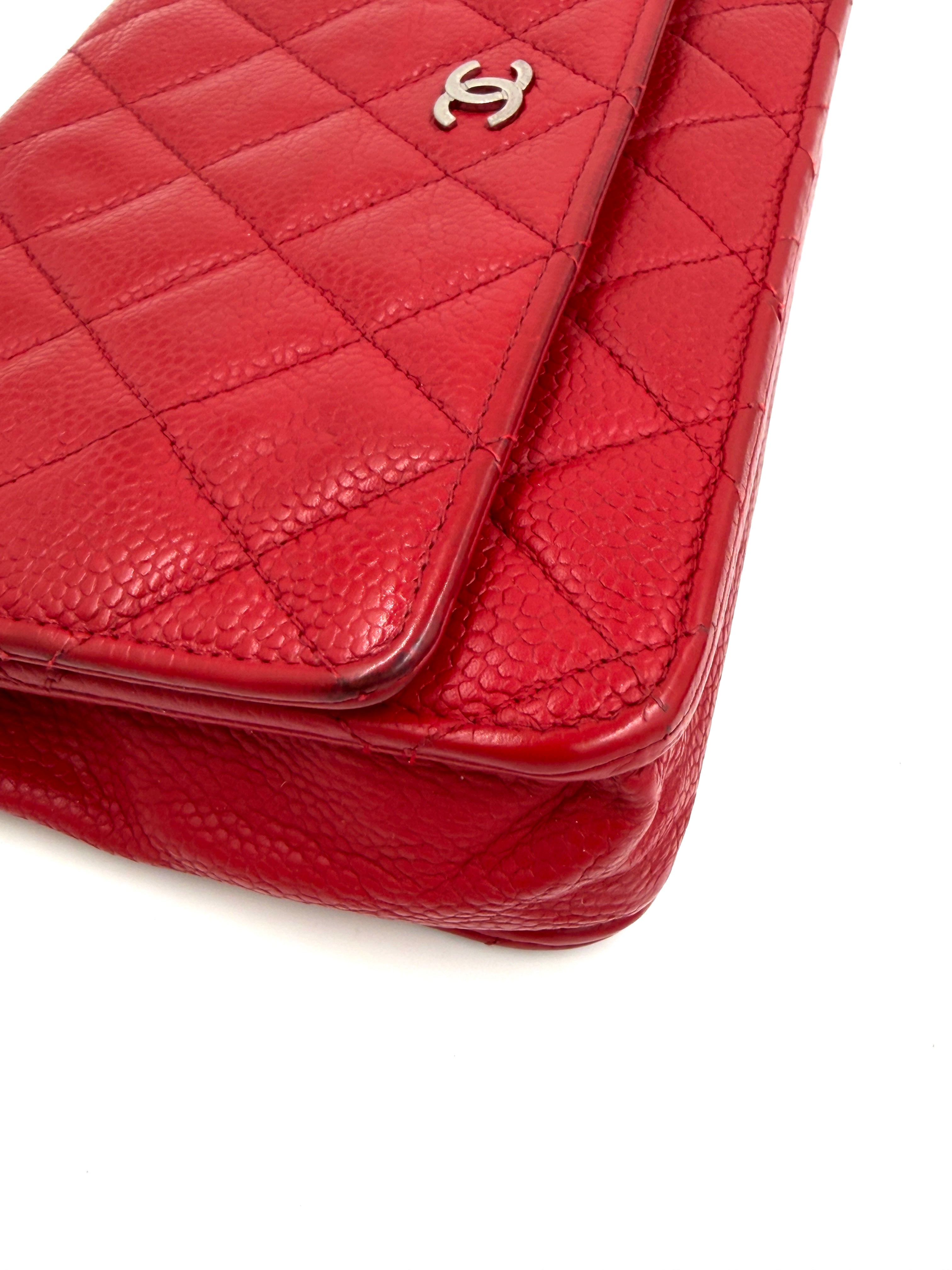 Pre-Owned Chanel Classic Wallet On Chain (WOC) Red Quilted Caviar Leather - Authenticated