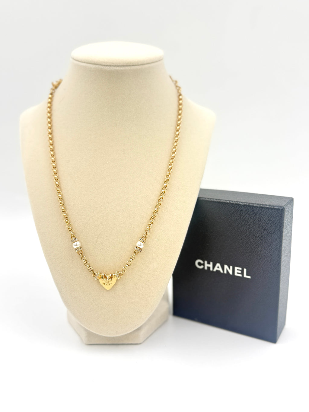 Pre-Owned Chanel 24k Gold Plated CC Heart Pendant Necklace with Strass Crystals and Pearl Accents - Authenticated