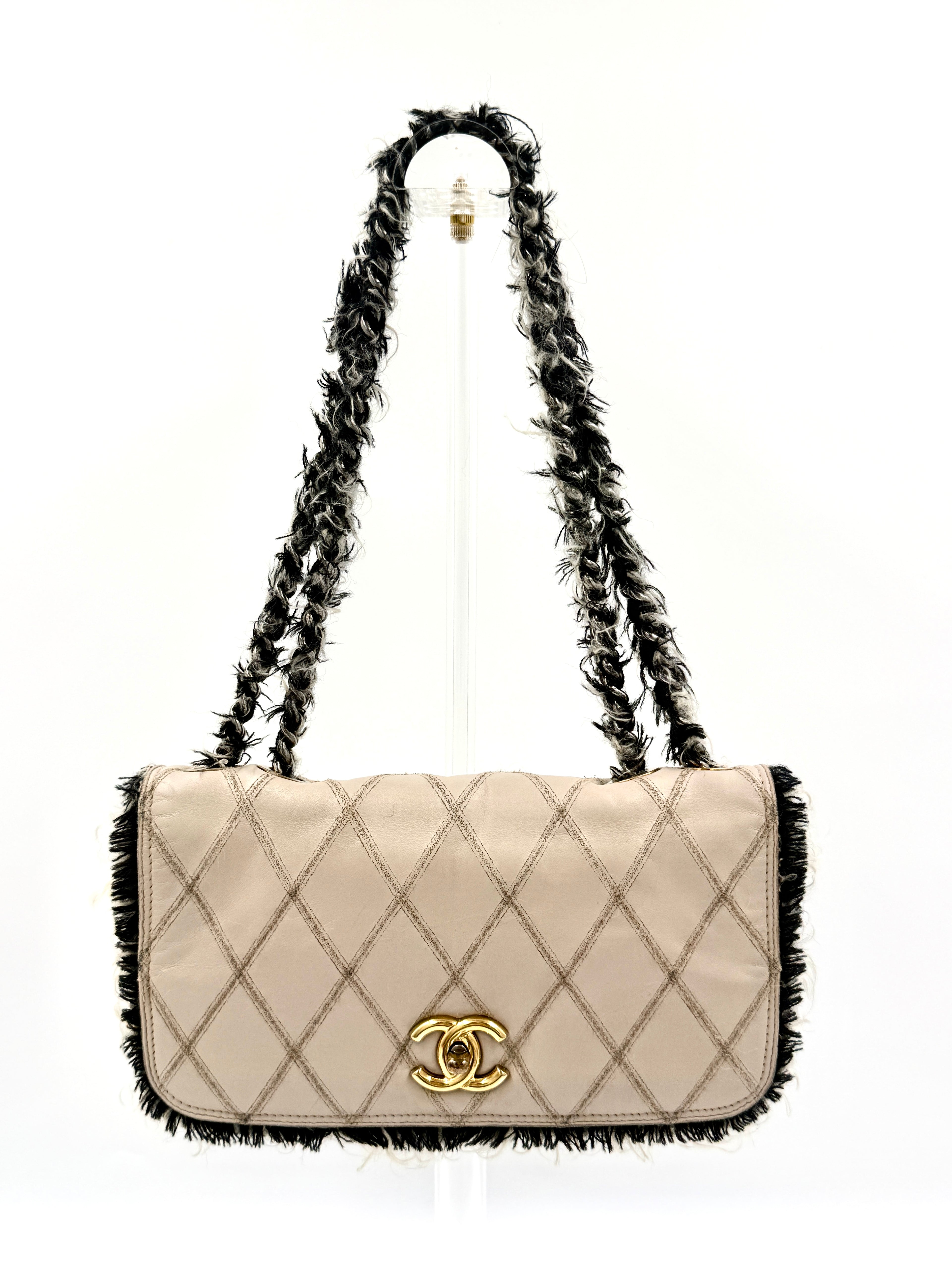 Pre-Owned Chanel Trendy CC Leather and Tweed Shoulder/Crossbody Bag Ivory and Black - Authenticated