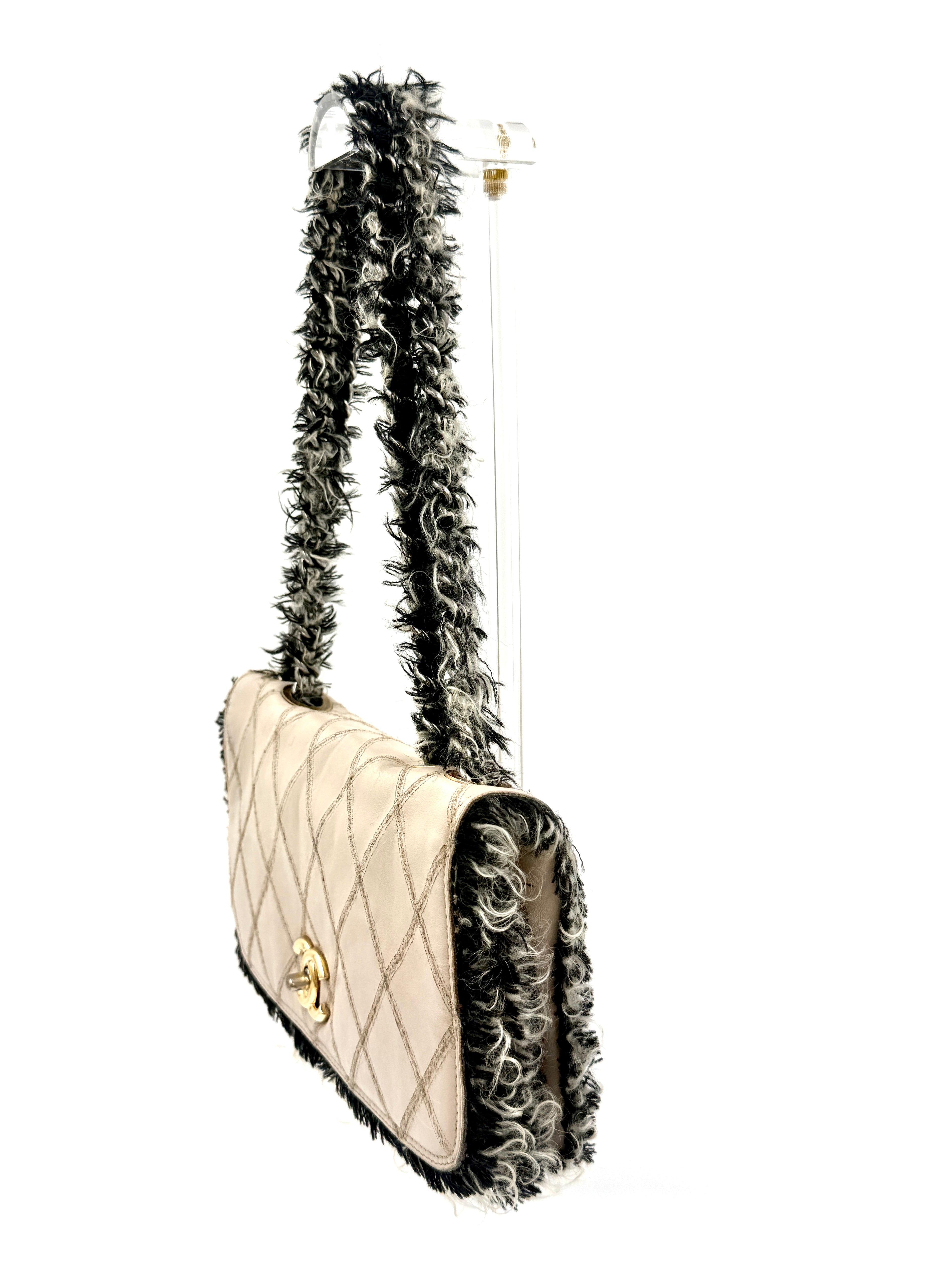 Pre-Owned Chanel Trendy CC Leather and Tweed Shoulder/Crossbody Bag Ivory and Black - Authenticated