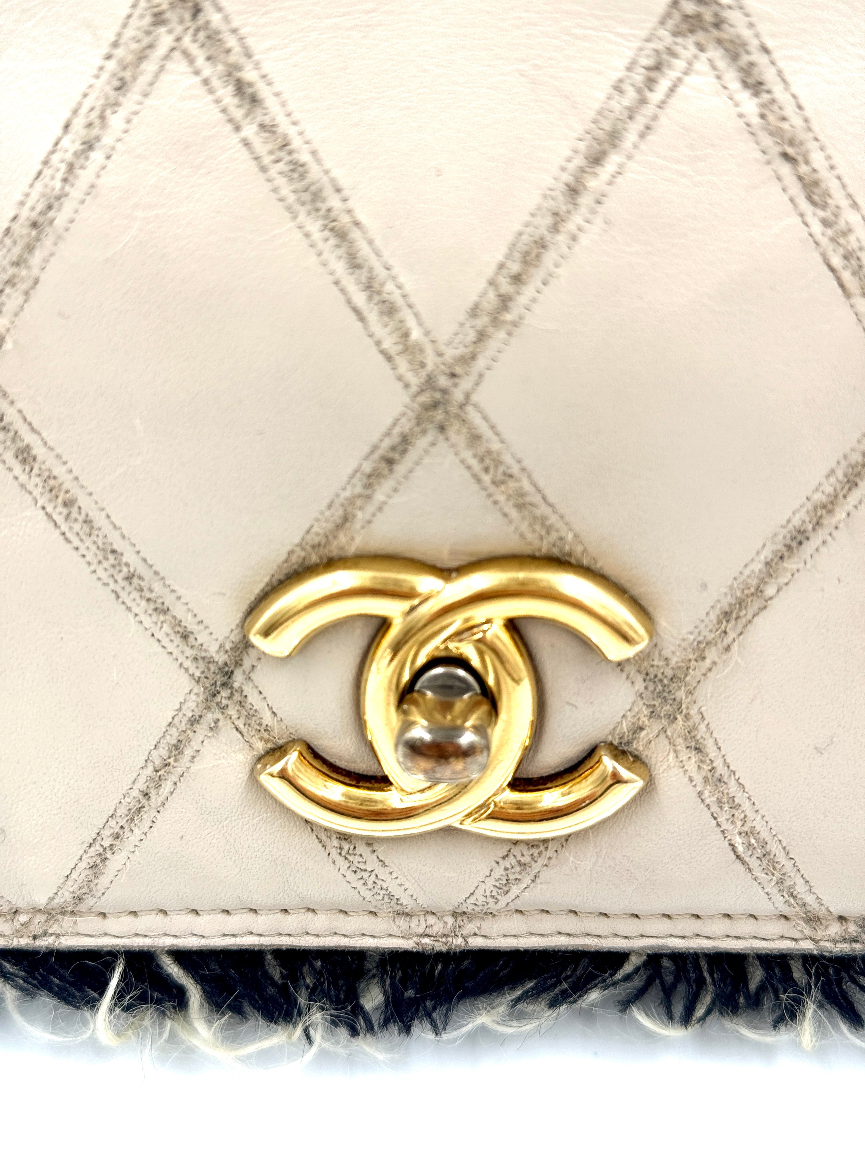 Pre-Owned Chanel Trendy CC Leather and Tweed Shoulder/Crossbody Bag Ivory and Black - Authenticated
