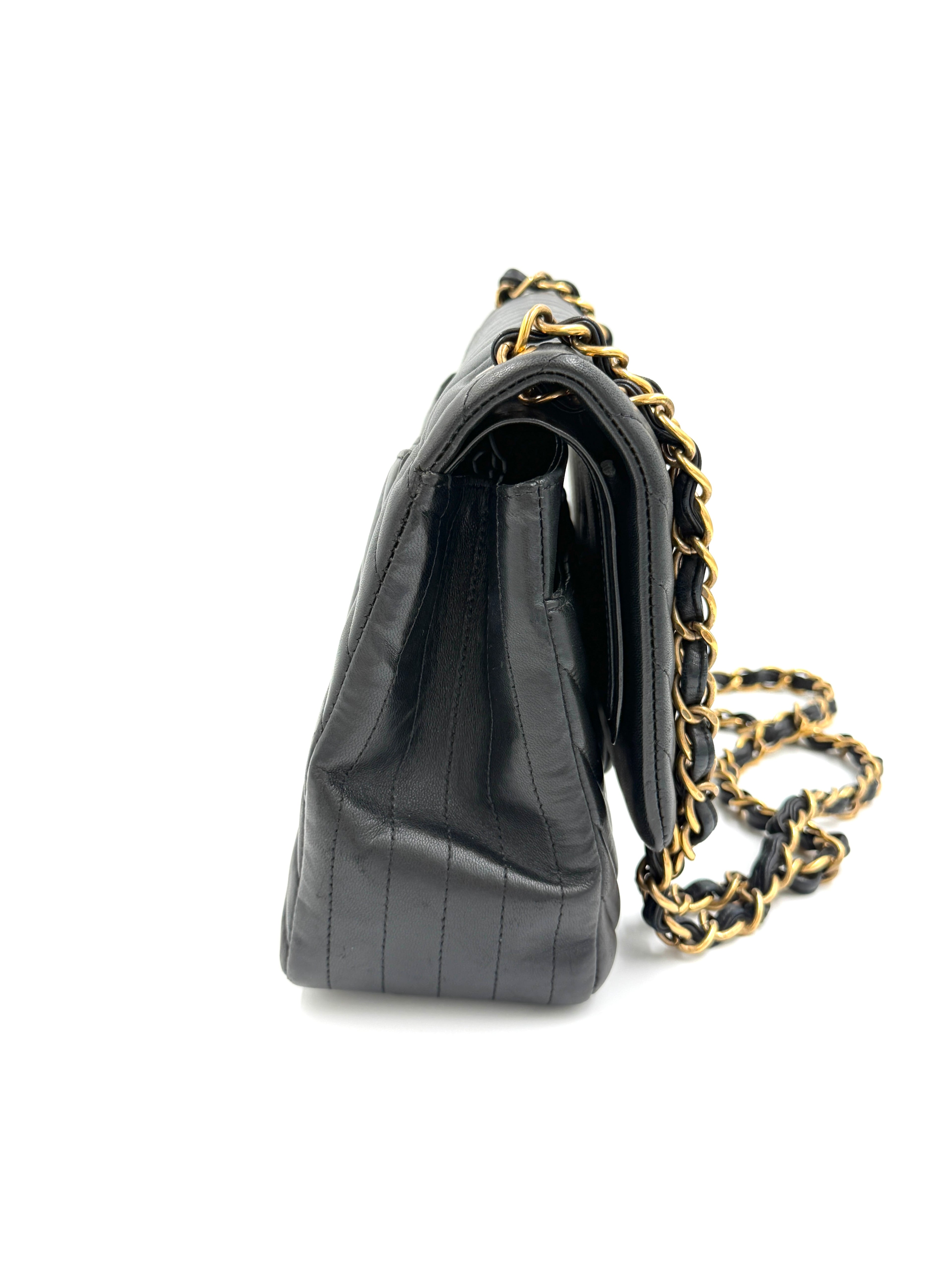 Pre-owned Chanel Classic Double Flap Black Chevron Lambskin Gold Hardware-Authenticated