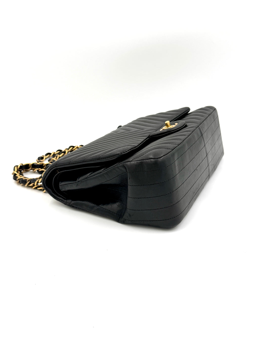 Pre-owned Chanel Classic Double Flap Black Chevron Lambskin Gold Hardware-Authenticated