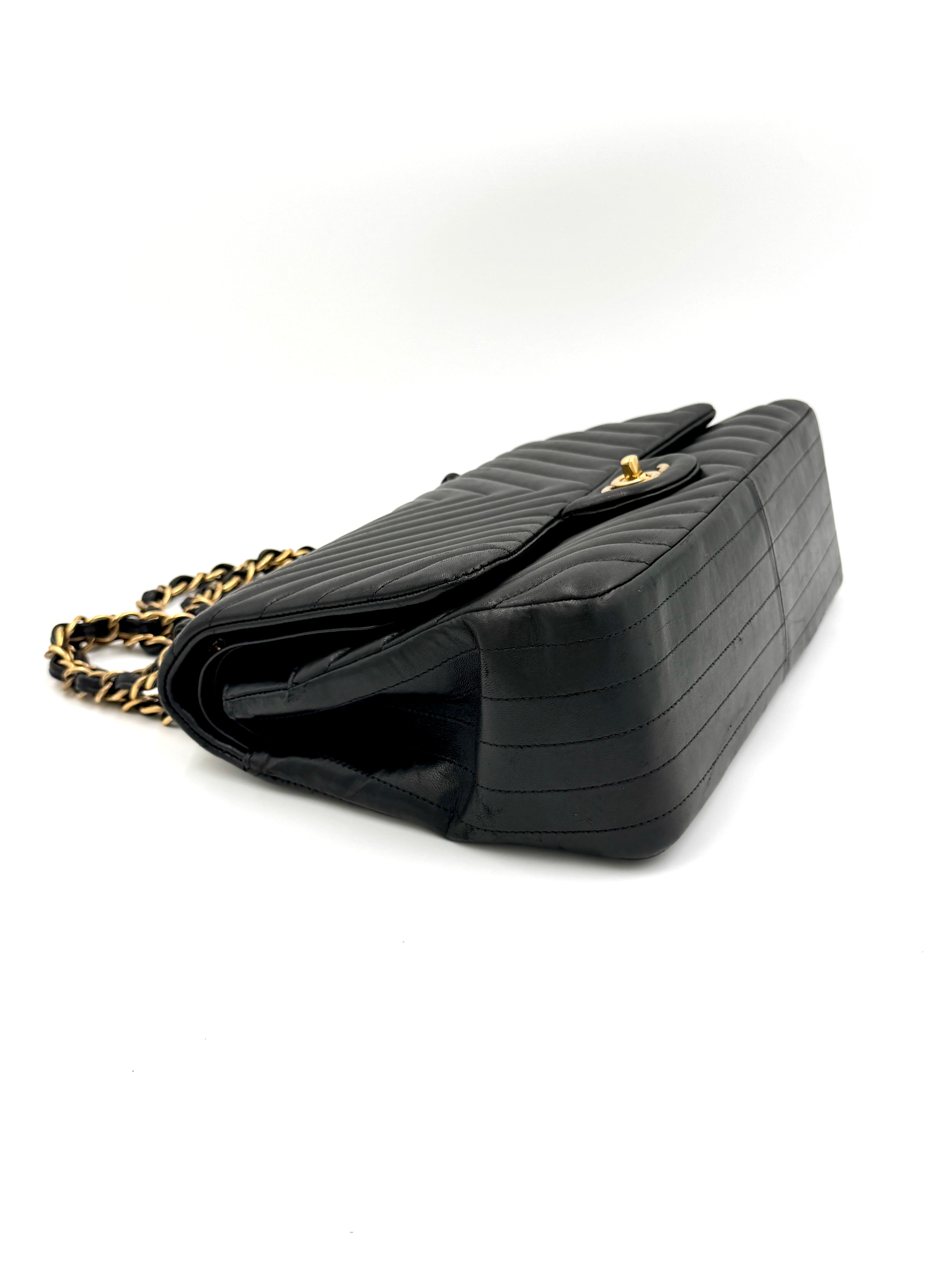 Pre-owned Chanel Classic Double Flap Black Chevron Lambskin Gold Hardware-Authenticated