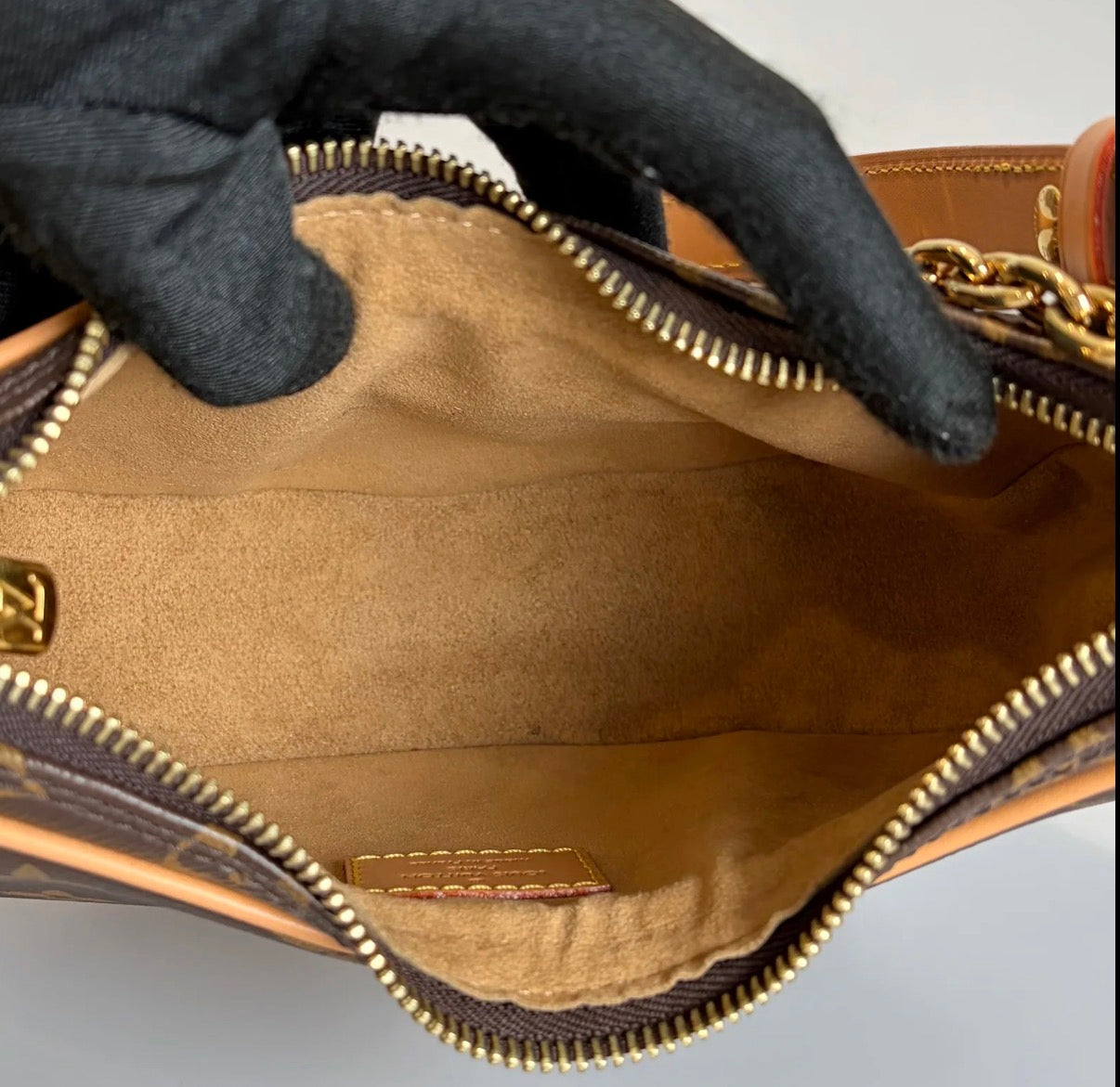 Pre-owned Louis Vuitton Loop Hobo Monogram Canvas - Authenticated - RESERVED