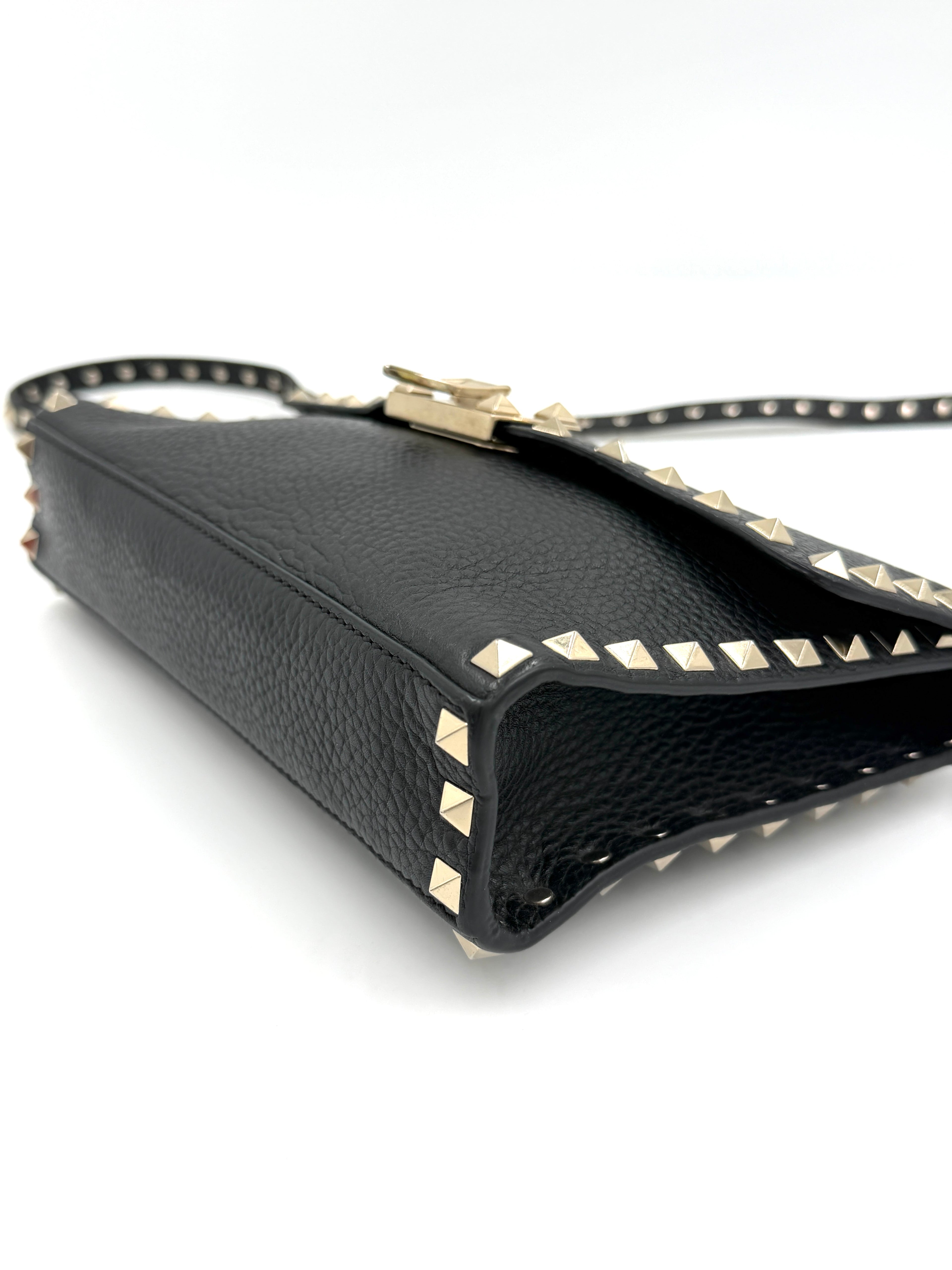 Pre-Owned Valentino Garavani Rockstud Black Pebbled Leather Crossbody Bag - Authenticated