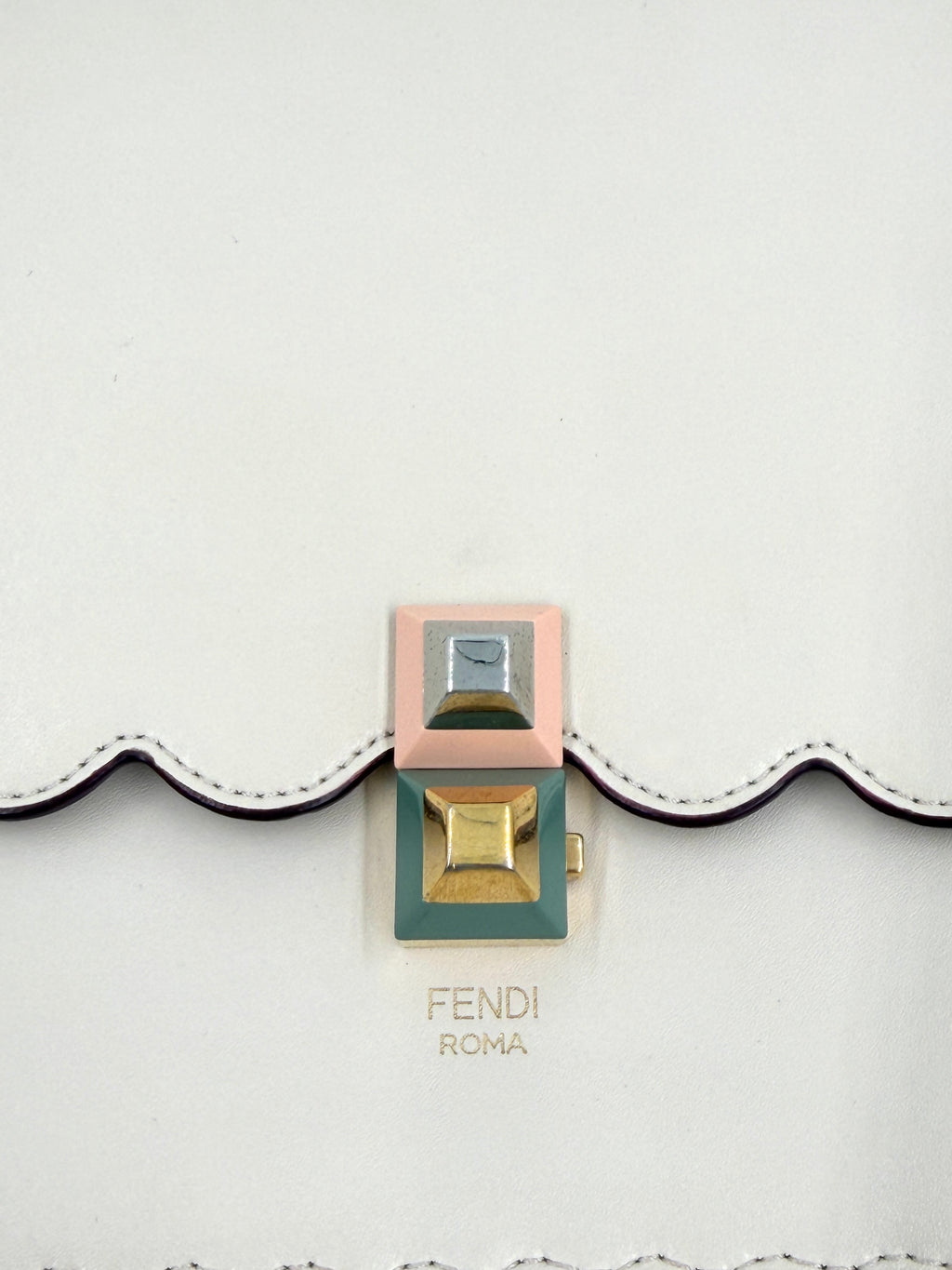 Pre-Owned Fendi Ivory Kan I Scalloped Leather Shoulder Bag - Authenticated