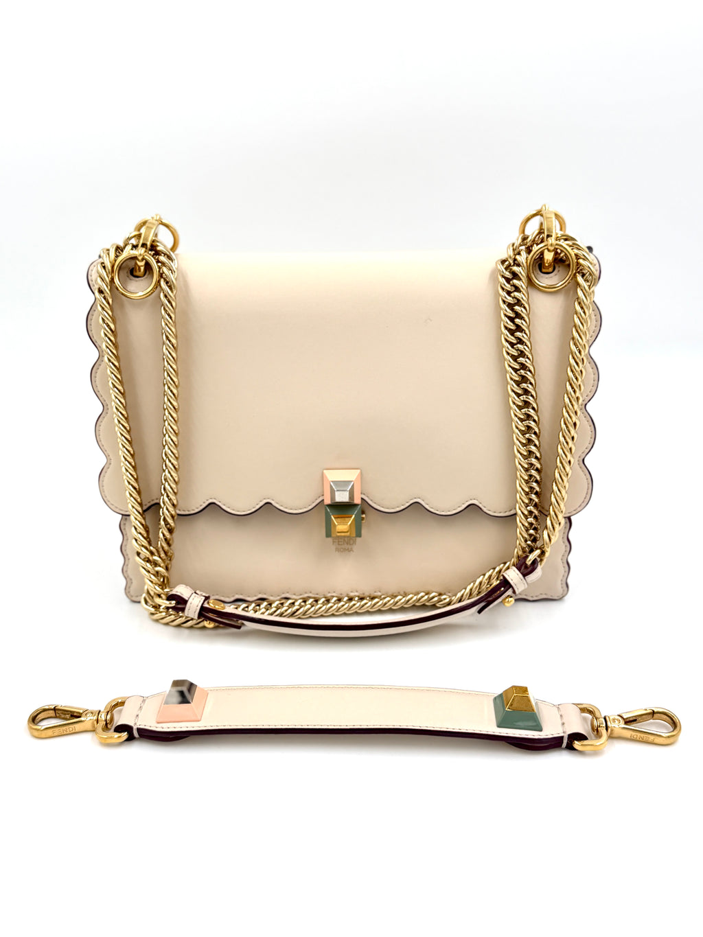 Pre-Owned Fendi Ivory Kan I Scalloped Leather Shoulder Bag - Authenticated