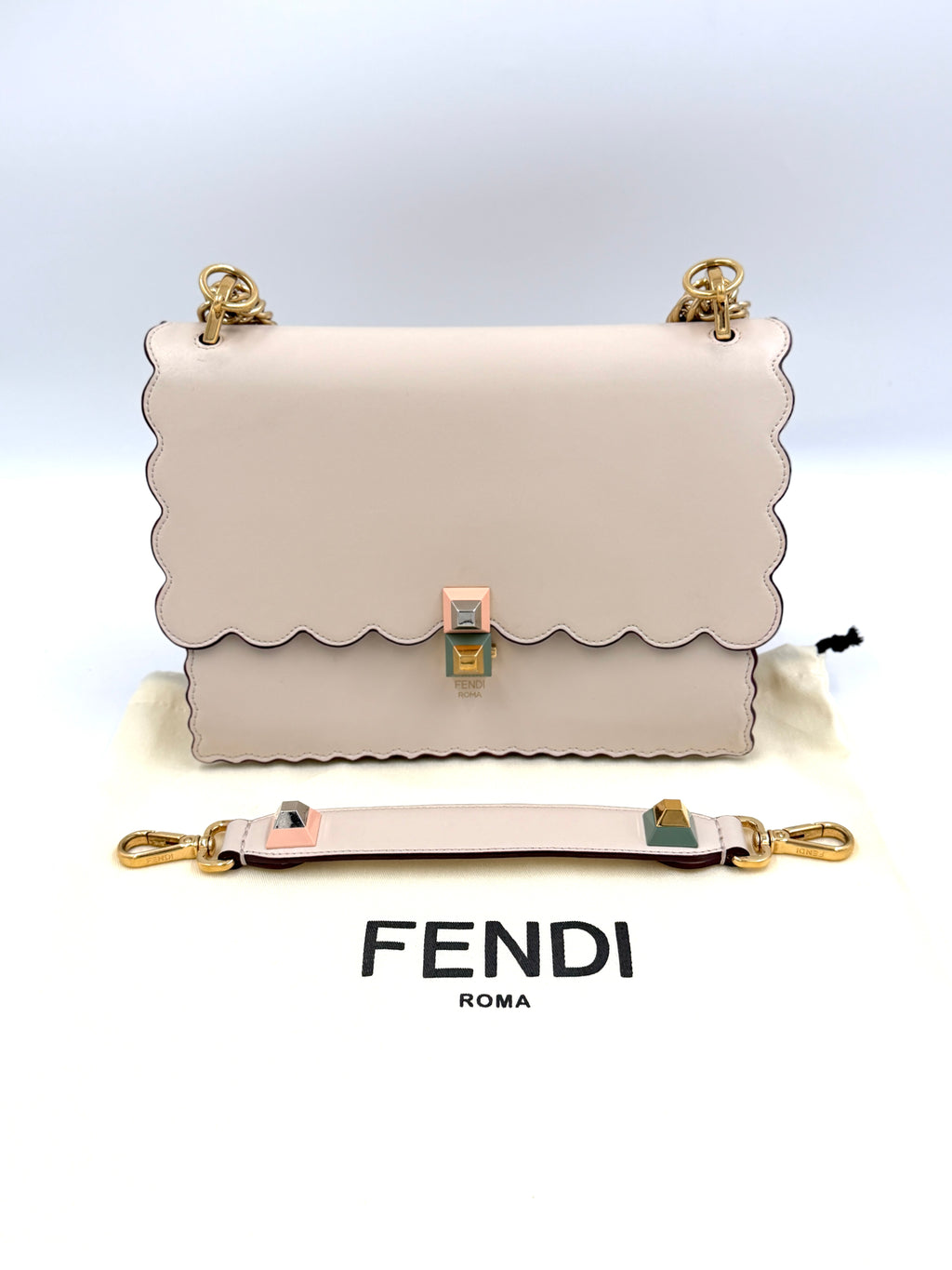 Pre-Owned Fendi Ivory Kan I Scalloped Leather Shoulder Bag - Authenticated