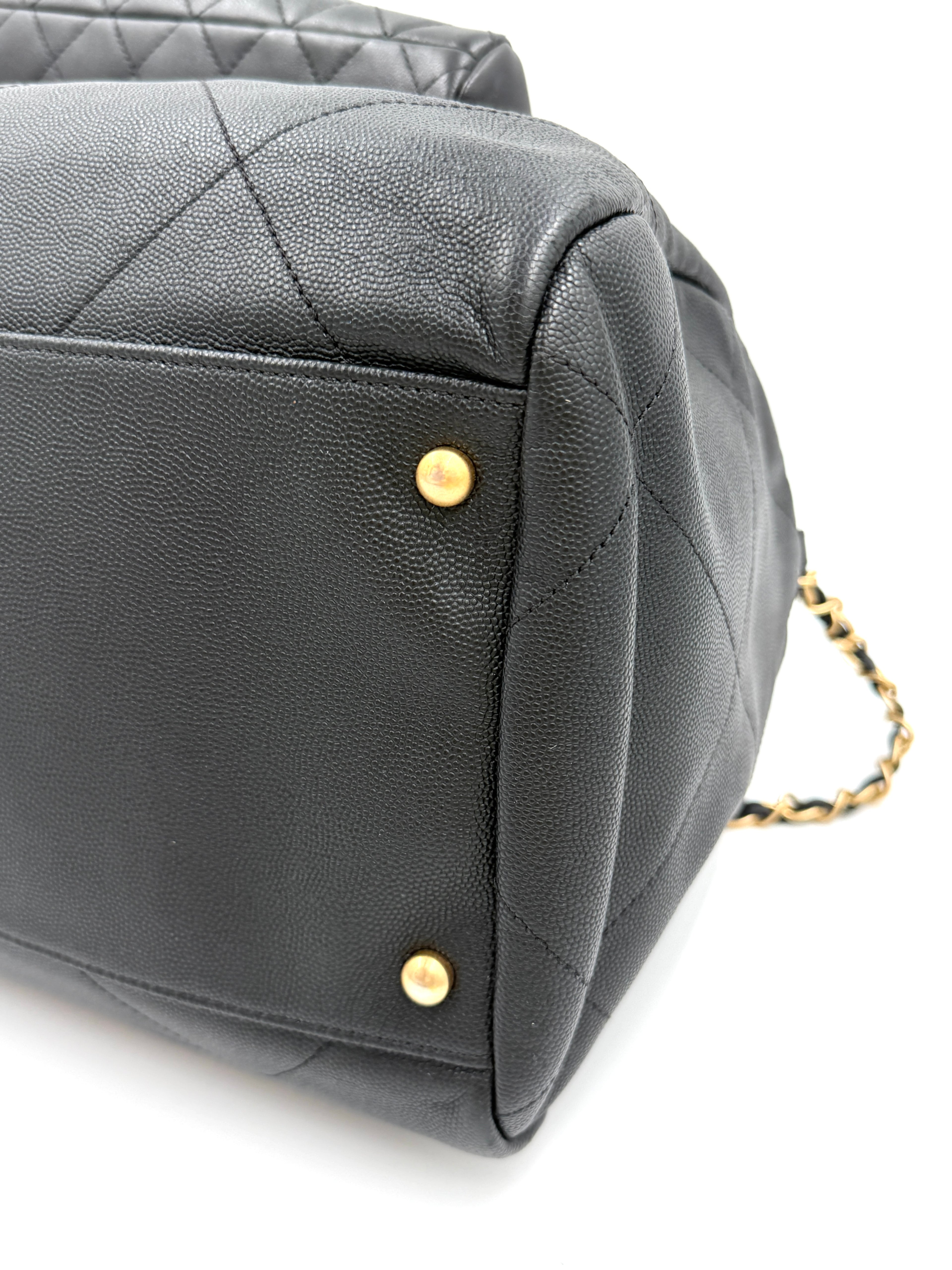 Pre-Owned Chanel Black In The Loop Bowling Bag Caviar and Lambskin Leather - Authenticated