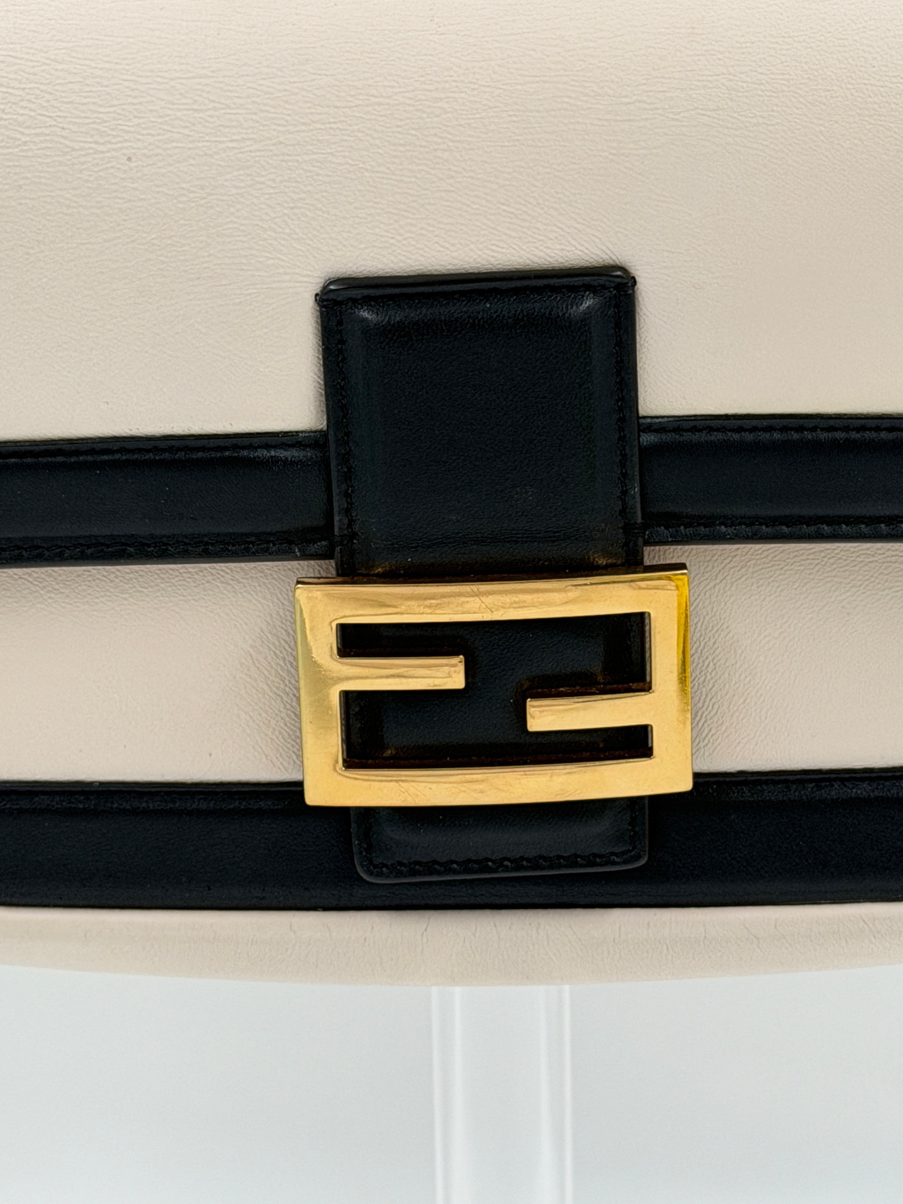 Pre-Owned Fendi Bicolor Leather Chain Midi Baguette - Authenticated