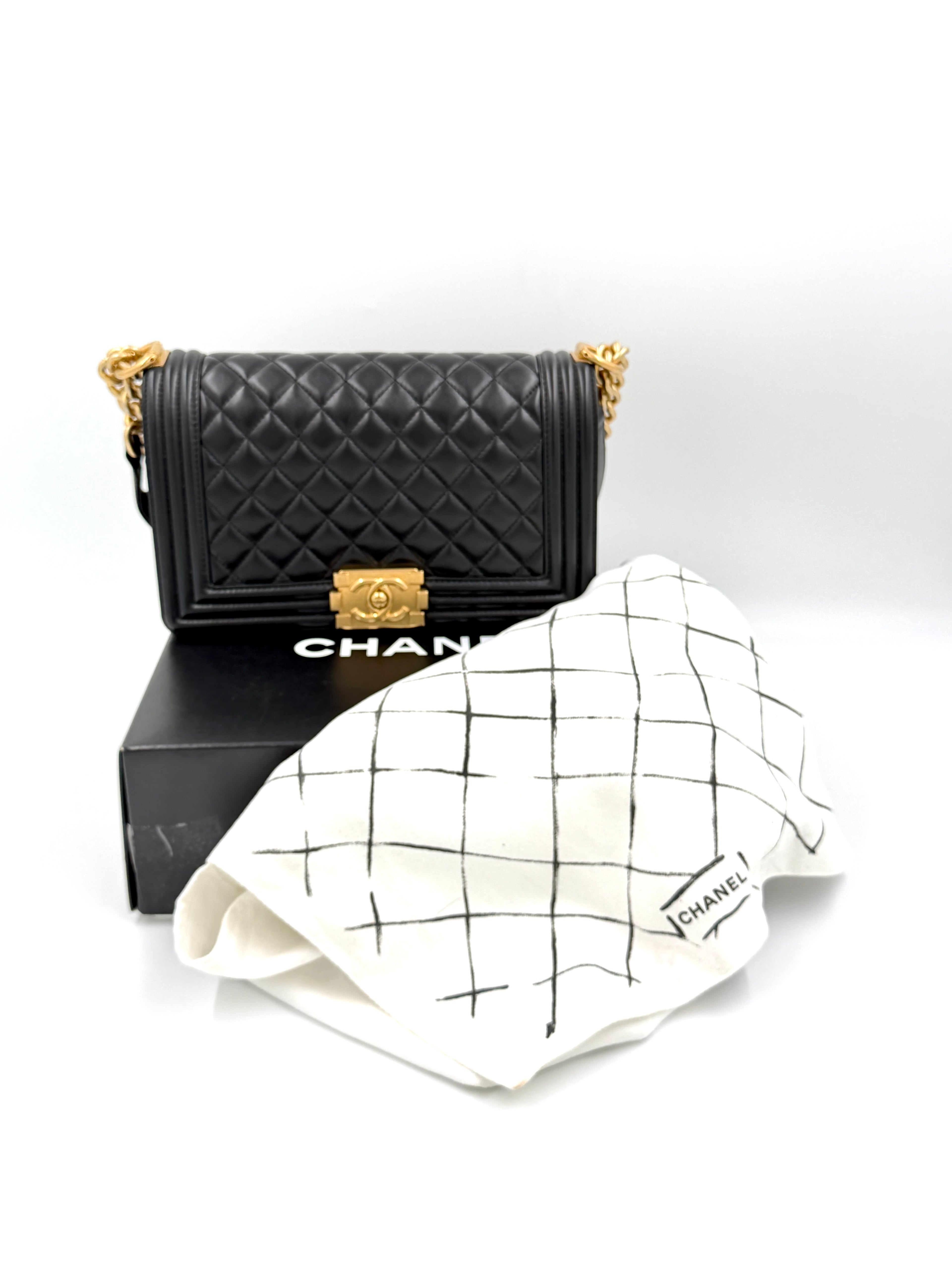 Pre-Owned Chanel Black Lambskin Old Medium Boy Bag Gold Hardware - Authenticated