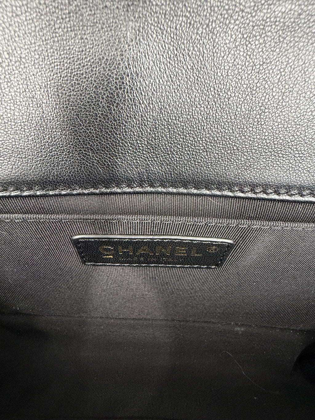 Pre-Owned Chanel Black Lambskin Old Medium Boy Bag Gold Hardware - Authenticated