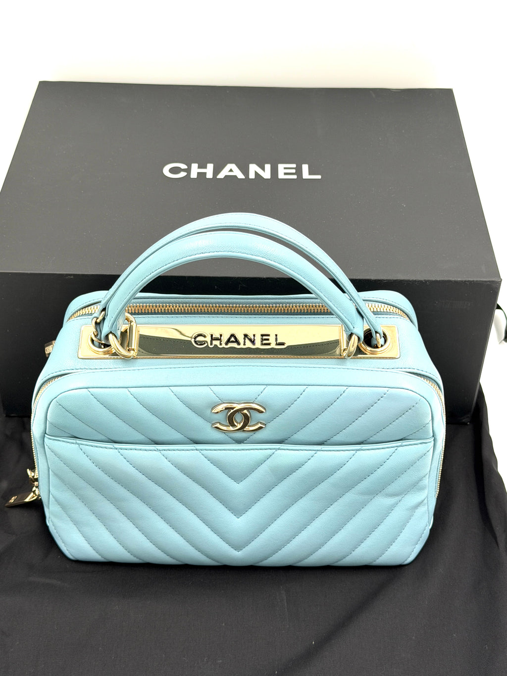 Pre-owned Chanel Trendy CC Bowling Bag Blue Chevron Quilted Lambskin - Authenticated