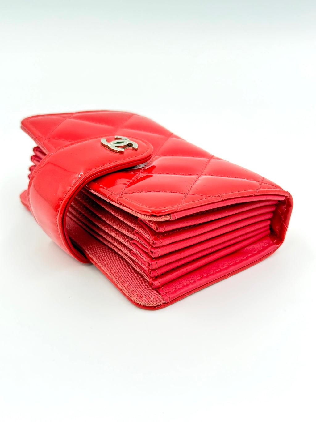Pre-Owned Chanel Red Patent Leather Quilted Card Holder - Like New - Authenticated
