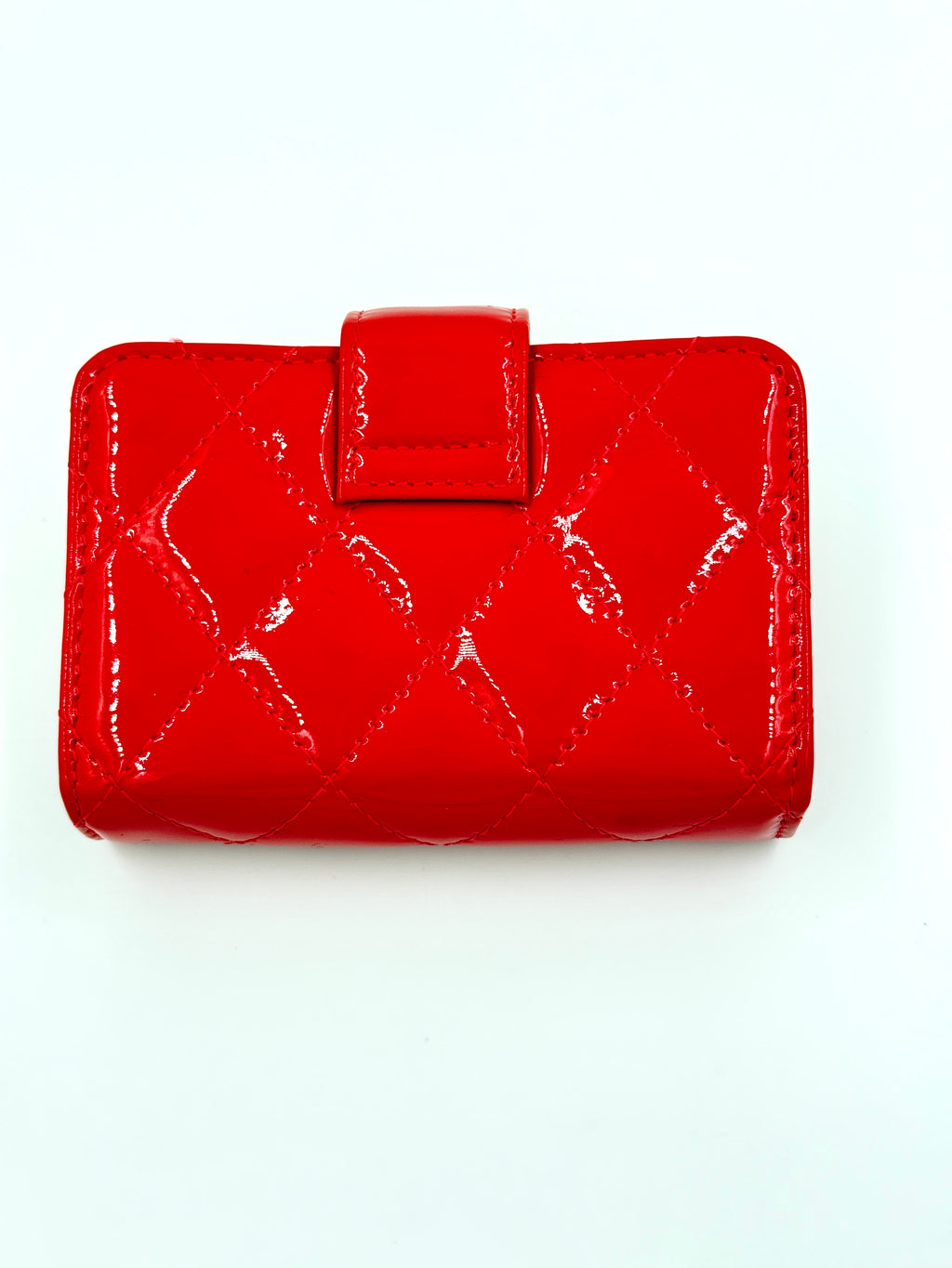 Pre-Owned Chanel Red Patent Leather Quilted Card Holder - Like New - Authenticated