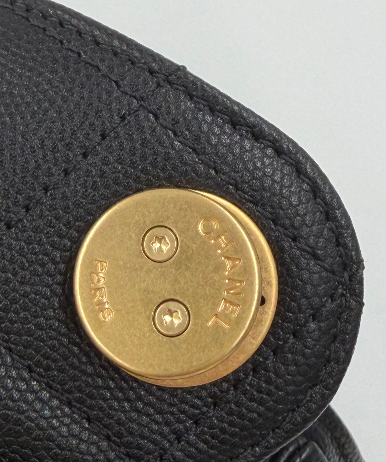 Pre-owned Chanel 25 Hobo Medium Black Caviar Leather Gold Hardware - Authenticated
