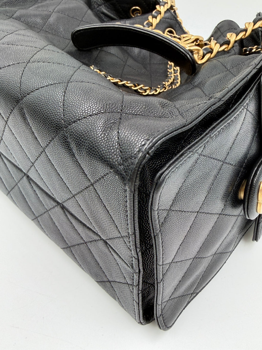 Pre-owned Chanel 25 Hobo Medium Black Caviar Leather Gold Hardware - Authenticated