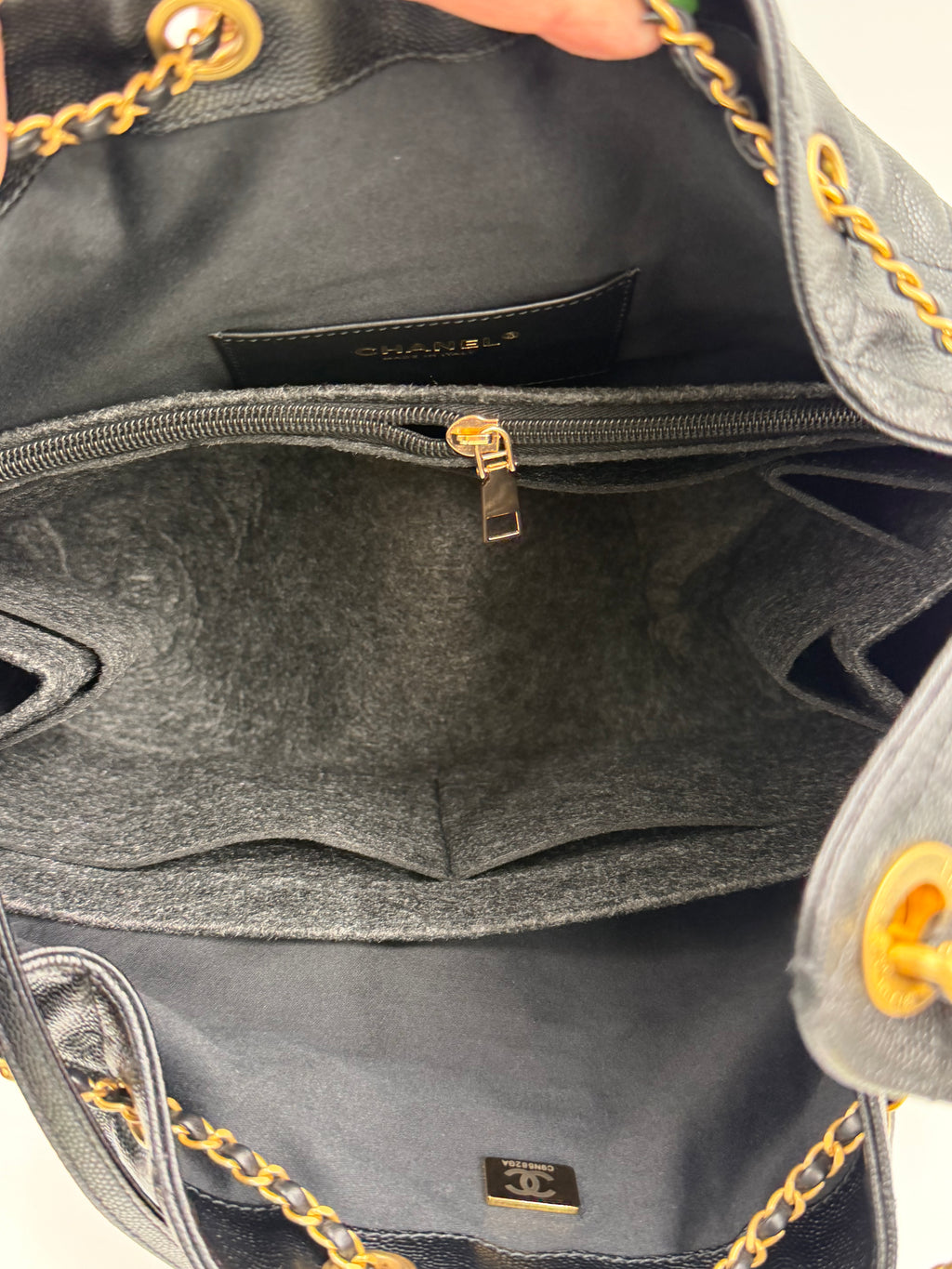 Pre-owned Chanel 25 Hobo Medium Black Caviar Leather Gold Hardware - Authenticated