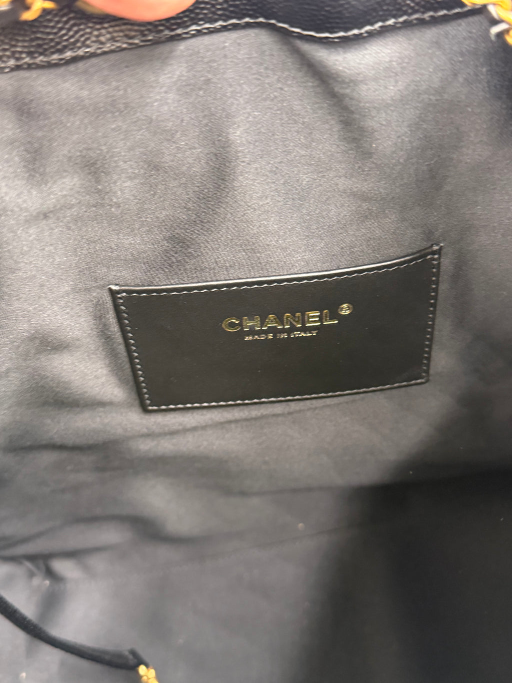 Pre-owned Chanel 25 Hobo Medium Black Caviar Leather Gold Hardware - Authenticated