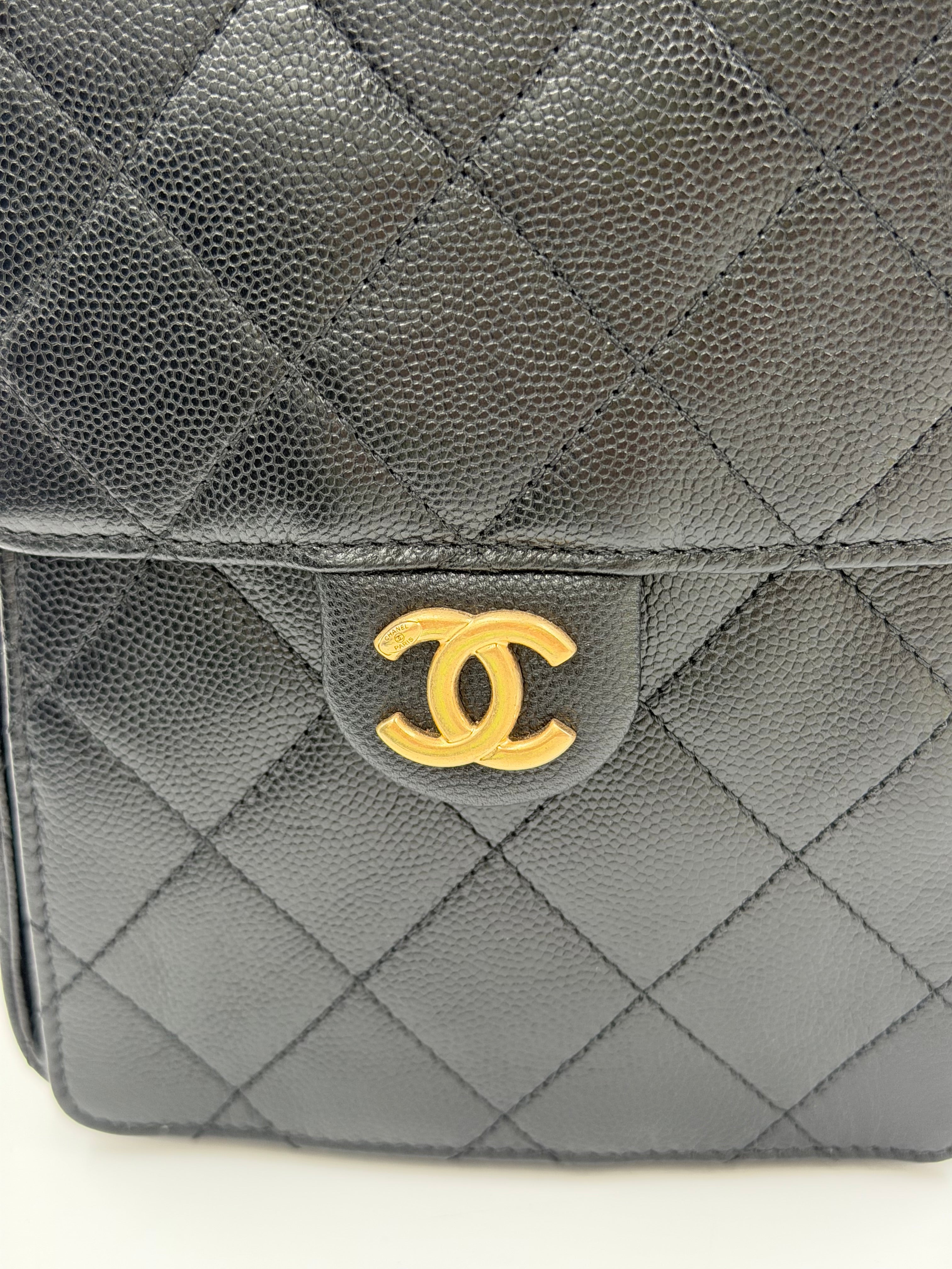 Pre-owned Chanel 25 Hobo Medium Black Caviar Leather Gold Hardware - Authenticated