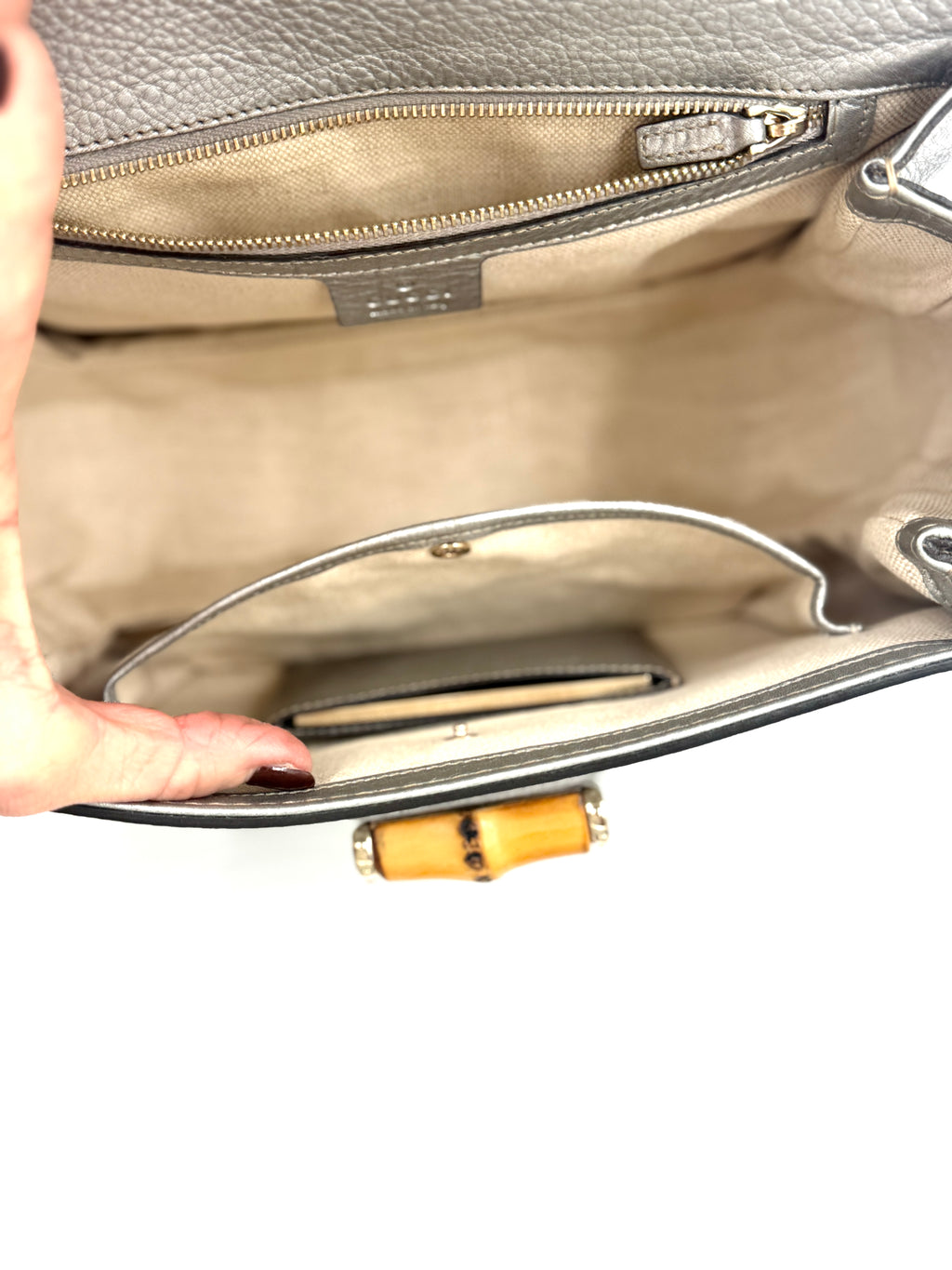 Pre-Owned Gucci Bamboo Handle Bag Hand Bag Leather Silver With Tassels and Compact Mirror - Authenticated