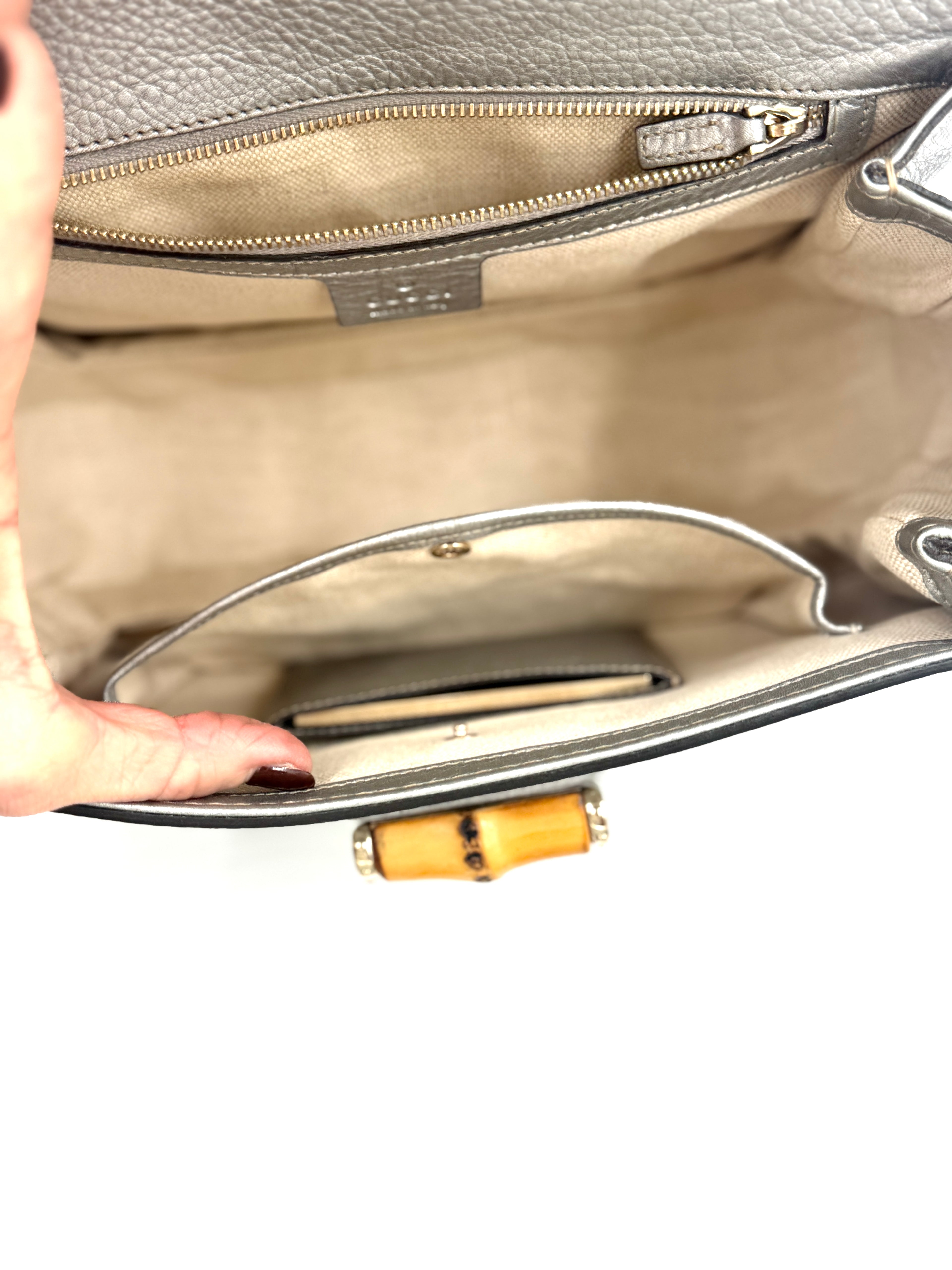 Pre-Owned Gucci Bamboo Handle Bag Hand Bag Leather Silver With Tassels and Compact Mirror - Authenticated