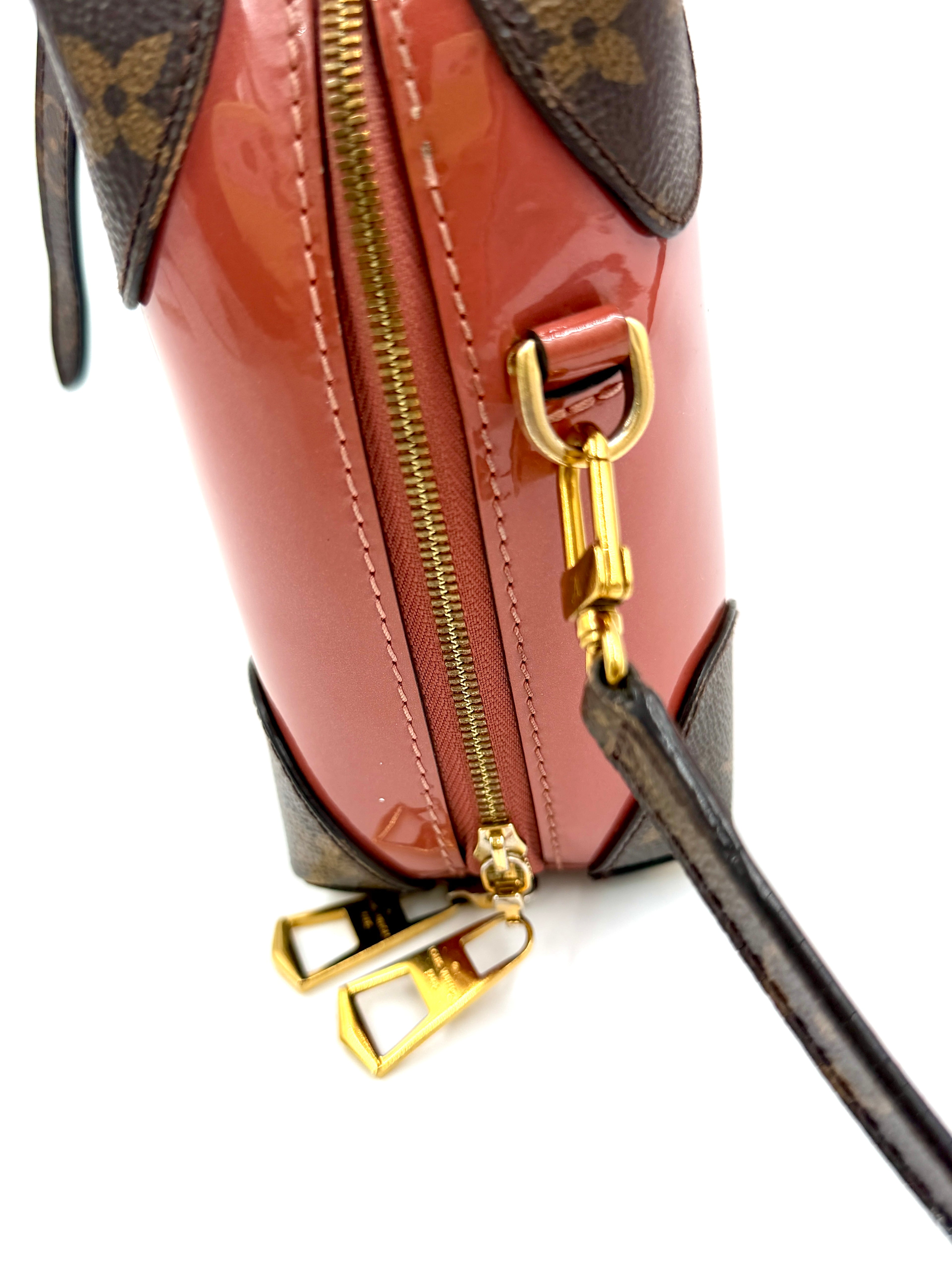 Pre-owned Louis Vuitton Venice Crossbody Bag Vieux Rose Vernis Miroir - Authenticated