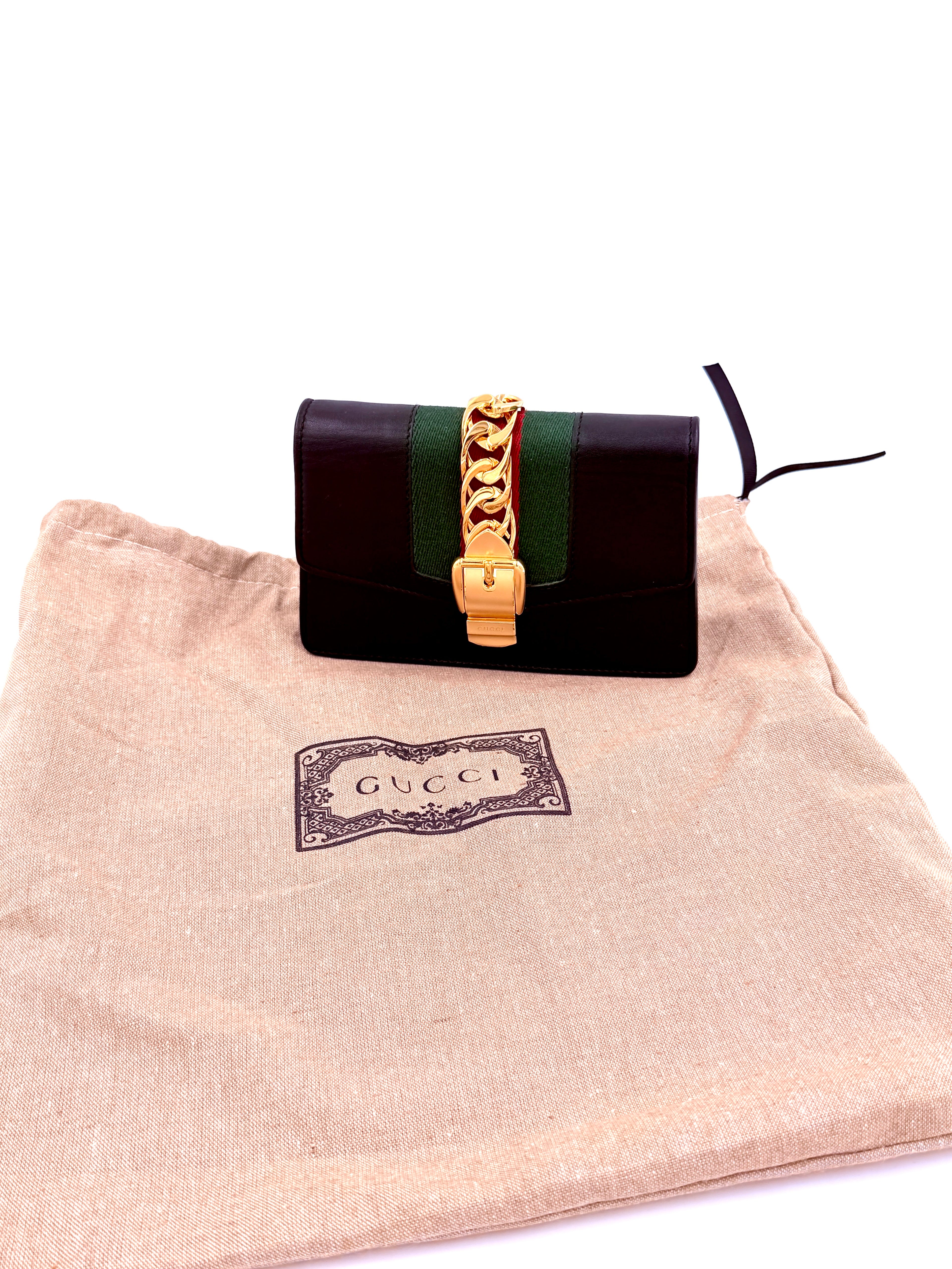 Pre-owned Gucci Sylvie Black Super Mini Crossbody Bag - Authenticated