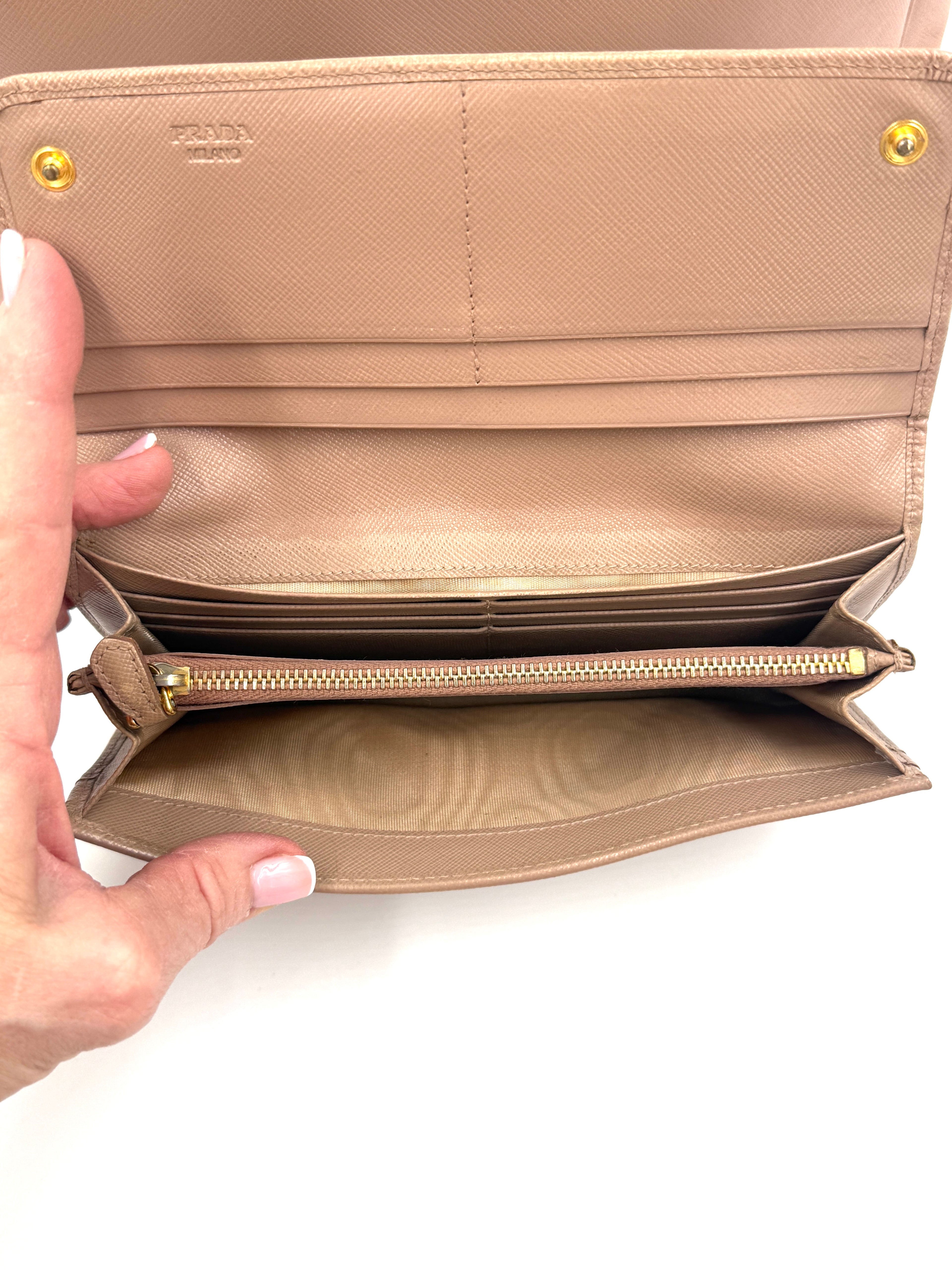 Pre-Owned Prada Galleria Saffiano Leather in Beige with Coordinating Wallet - Authenticated