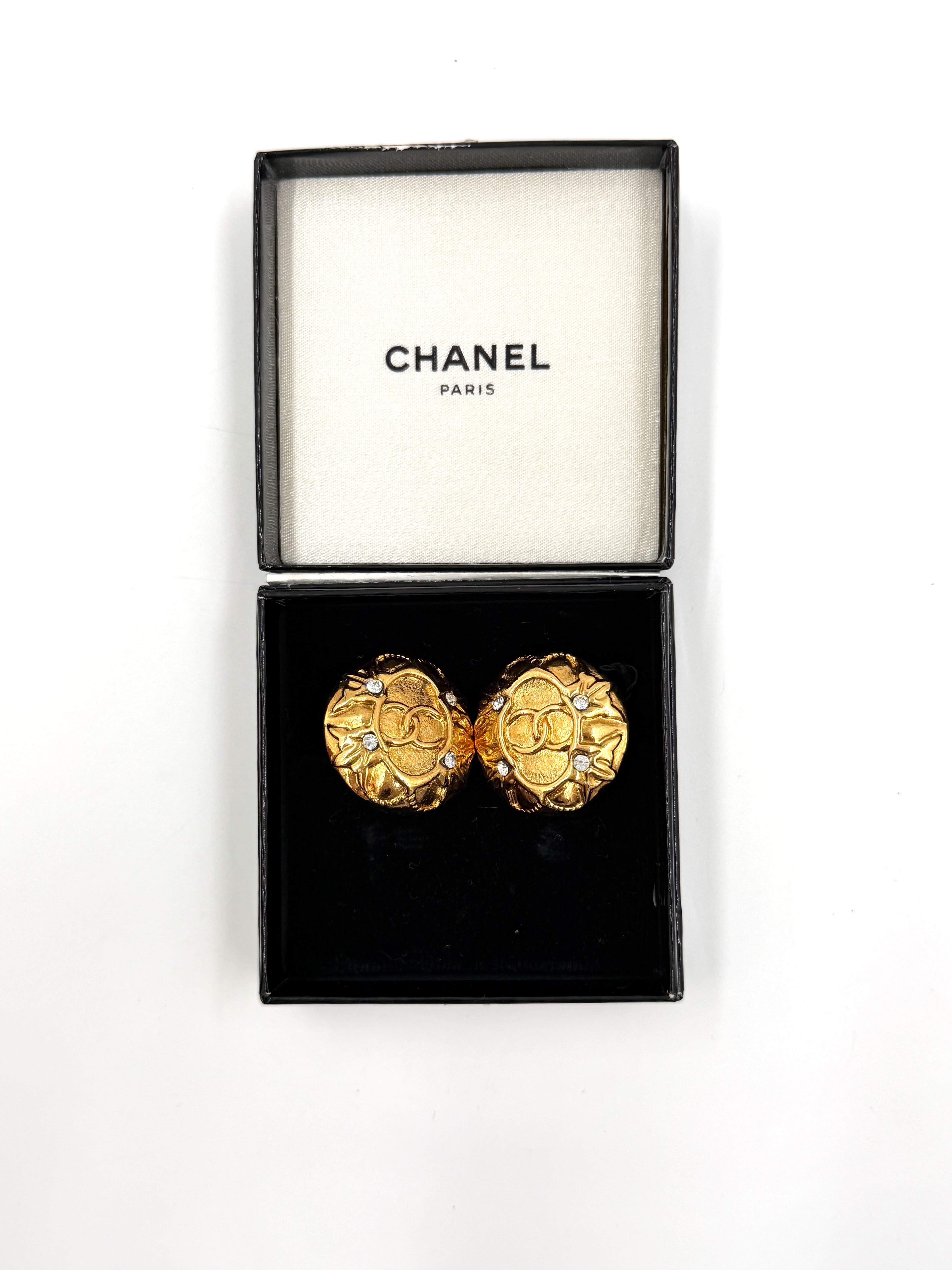 Pre-Owned Chanel Gold Plated CC Clip On Earrings with Crystals - Authenticated